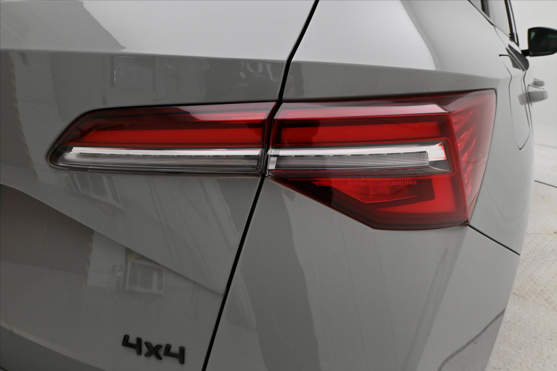 Hlavní fotografie vozu Škoda Karoq 2,0 TDI 110kW DSG 4x4 Sportline Záruka až 5 let (30)