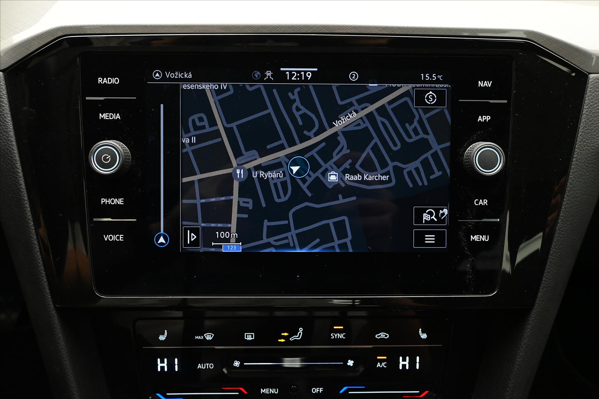Hlavní fotografie vozu Volkswagen Passat 2,0 TDI 110kW Business Záruka až 5 let (15)