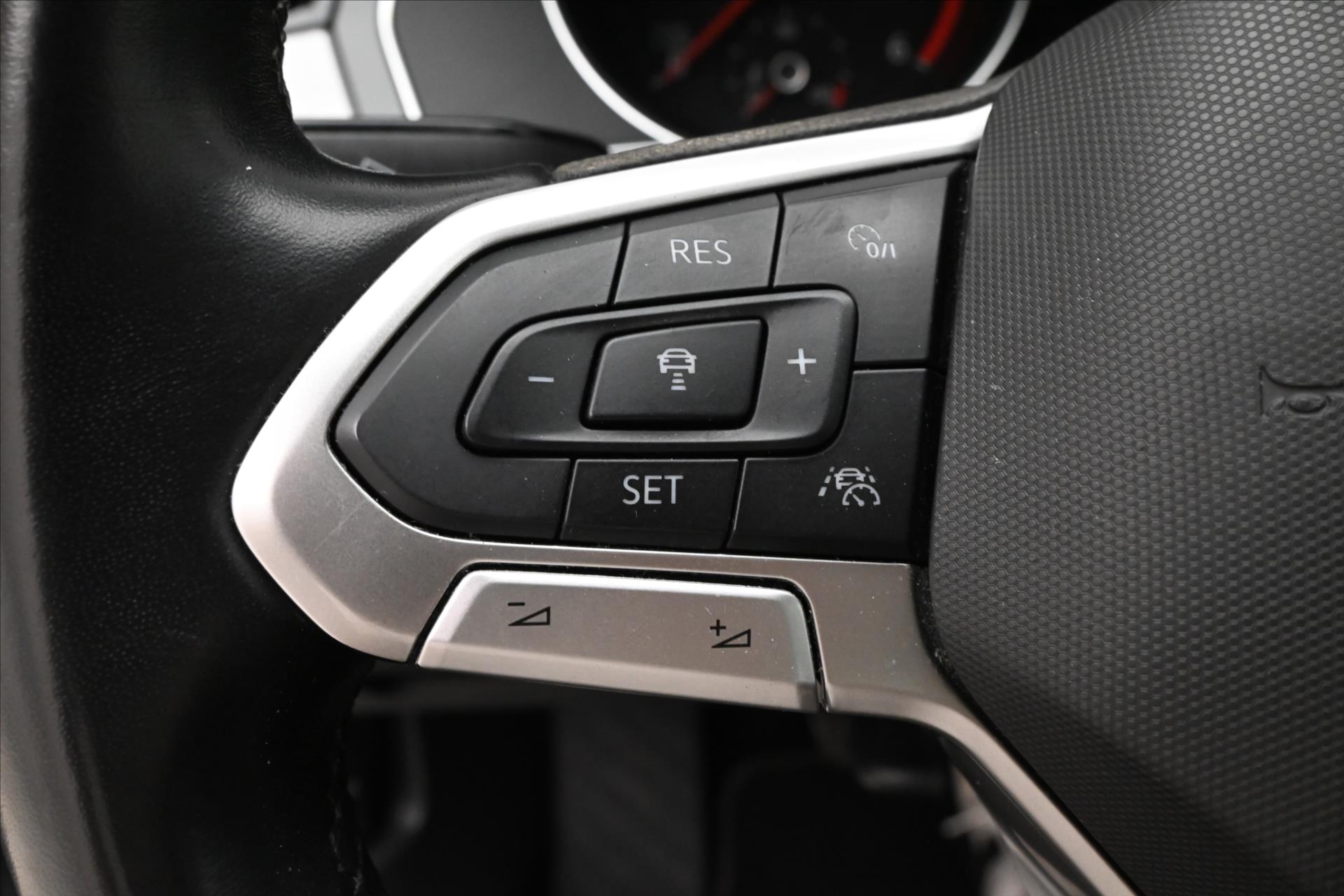 Hlavní fotografie vozu Volkswagen Passat 2,0 TDI 110kW Business Záruka až 5 let (19)