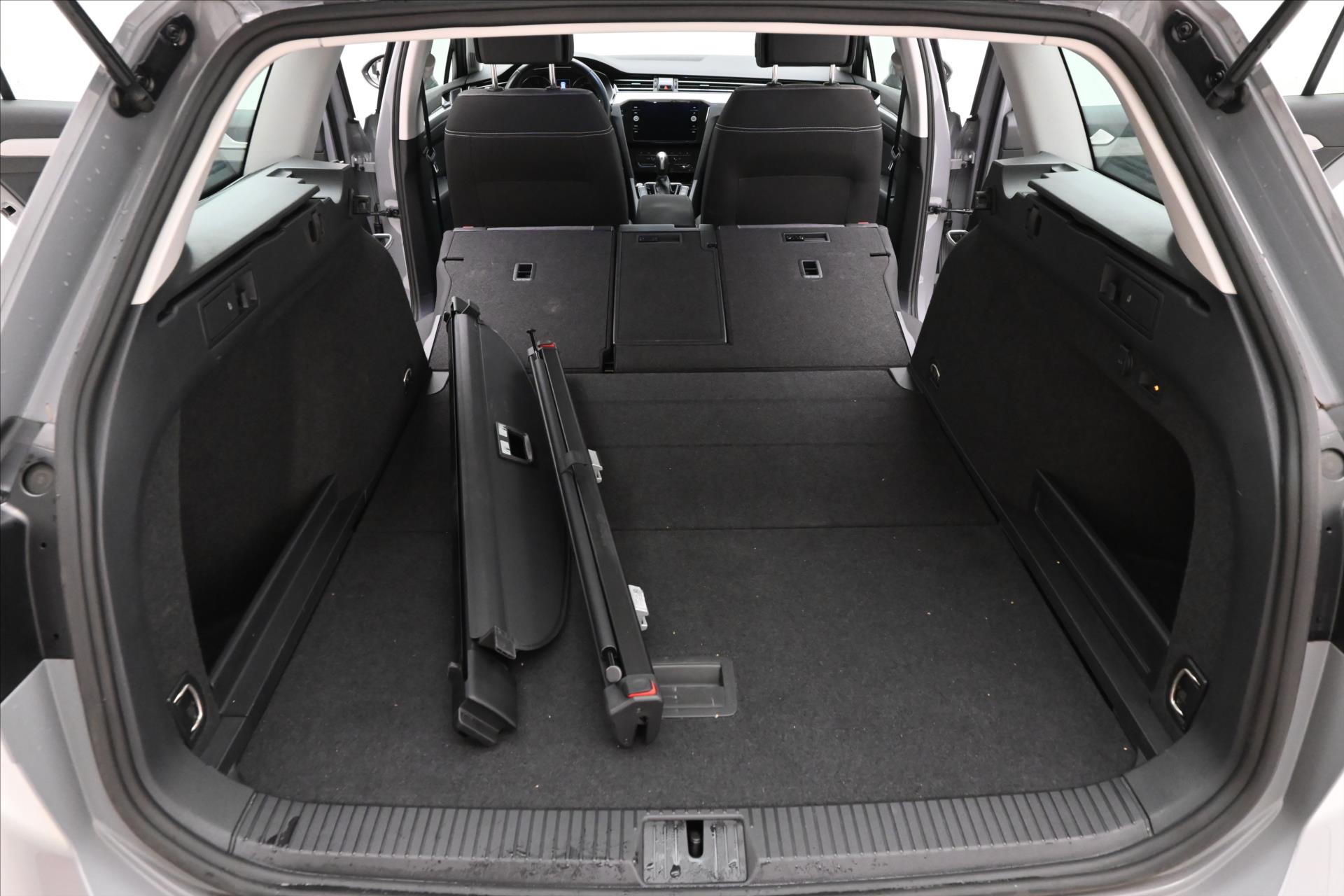Hlavní fotografie vozu Volkswagen Passat 2,0 TDI 147kW DSG 4x4 Business Záruka až 5 let (10)