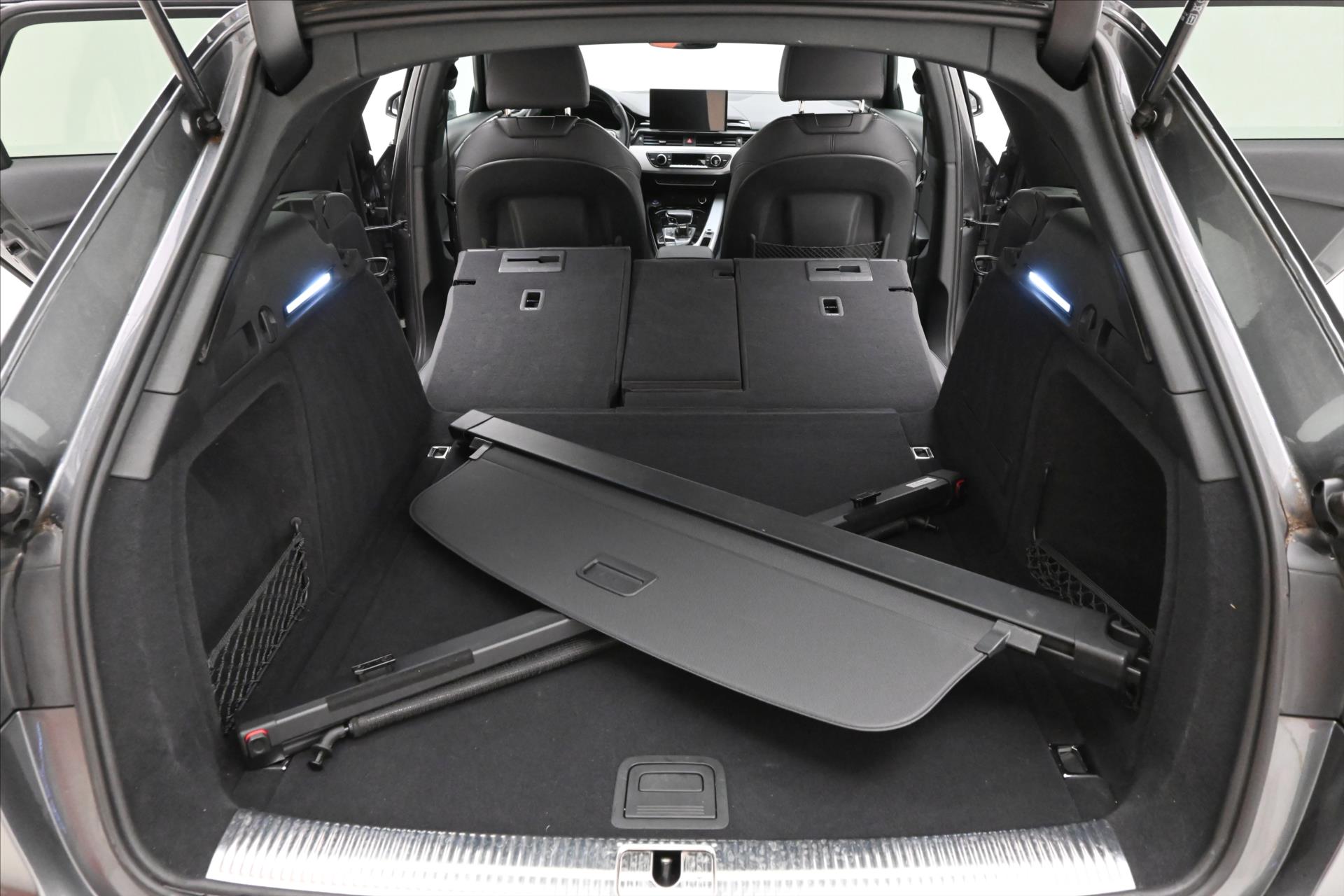 Hlavní fotografie vozu Audi A4 2,0 TDI 120kW S-LINE S-Tronic Záruka až 5 let (10)