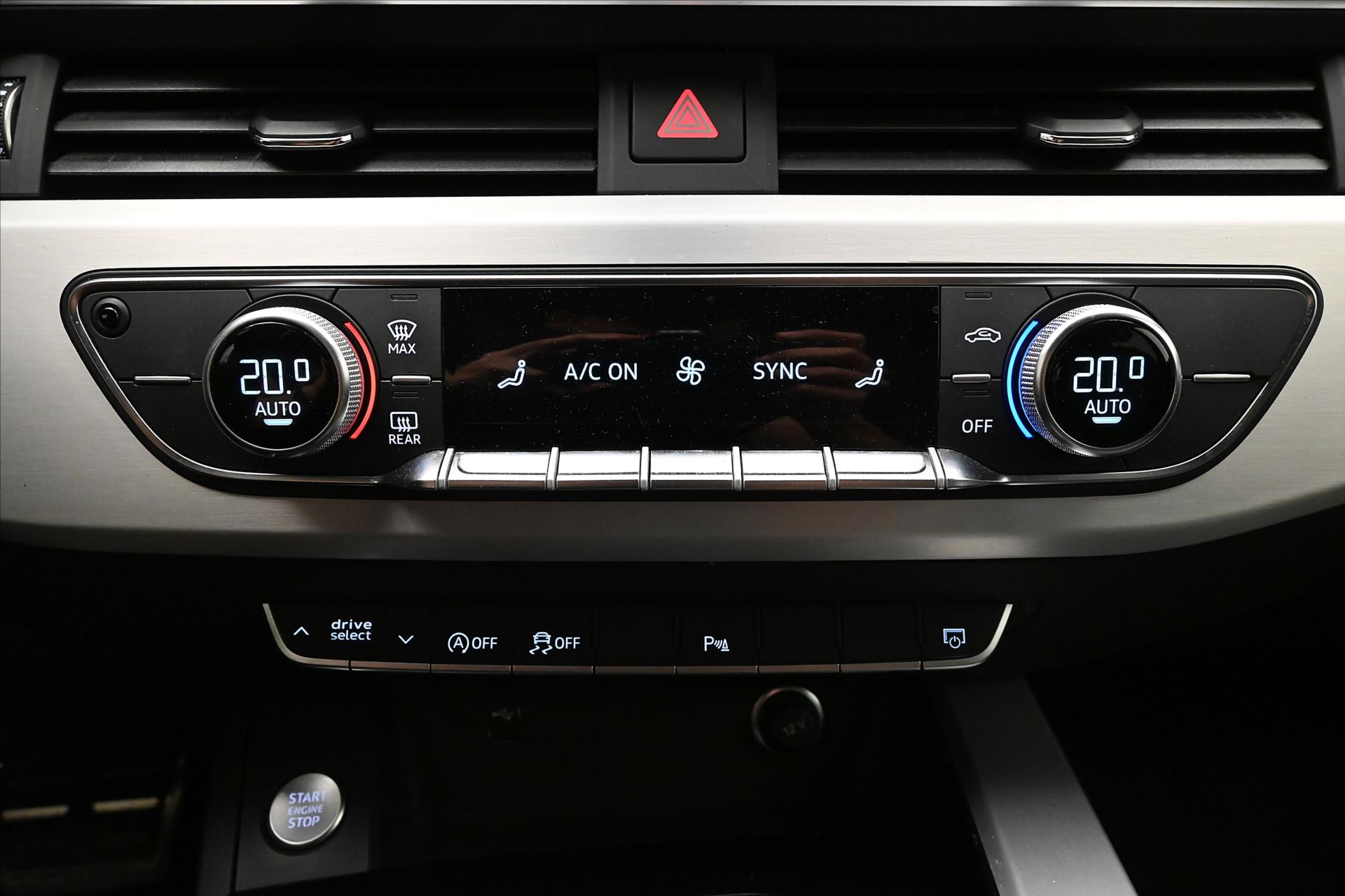 Hlavní fotografie vozu Audi A4 2,0 TDI 120kW S-LINE S-Tronic Záruka až 5 let (18)