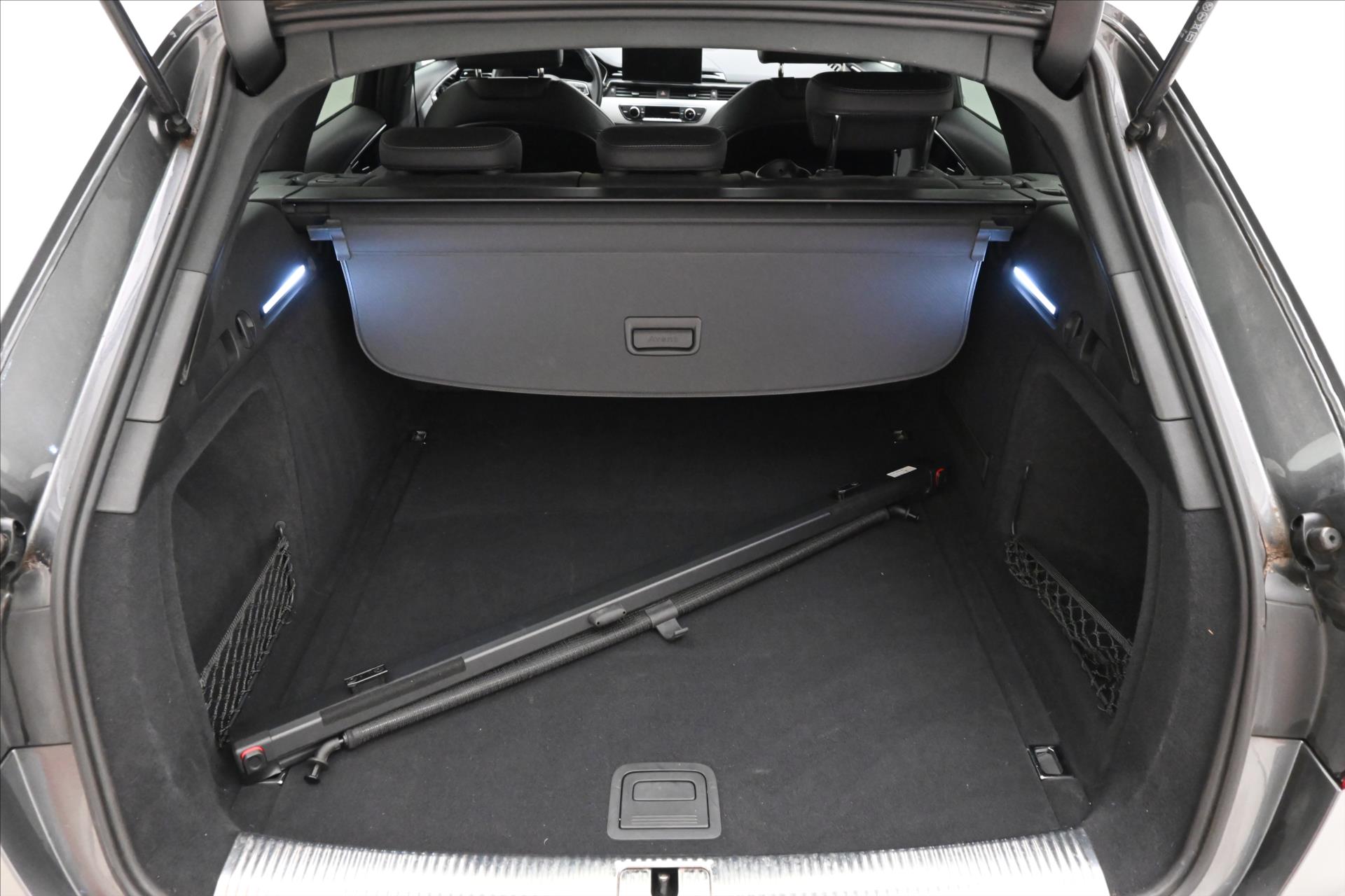 Hlavní fotografie vozu Audi A4 2,0 TDI 120kW S-LINE S-Tronic Záruka až 5 let (9)