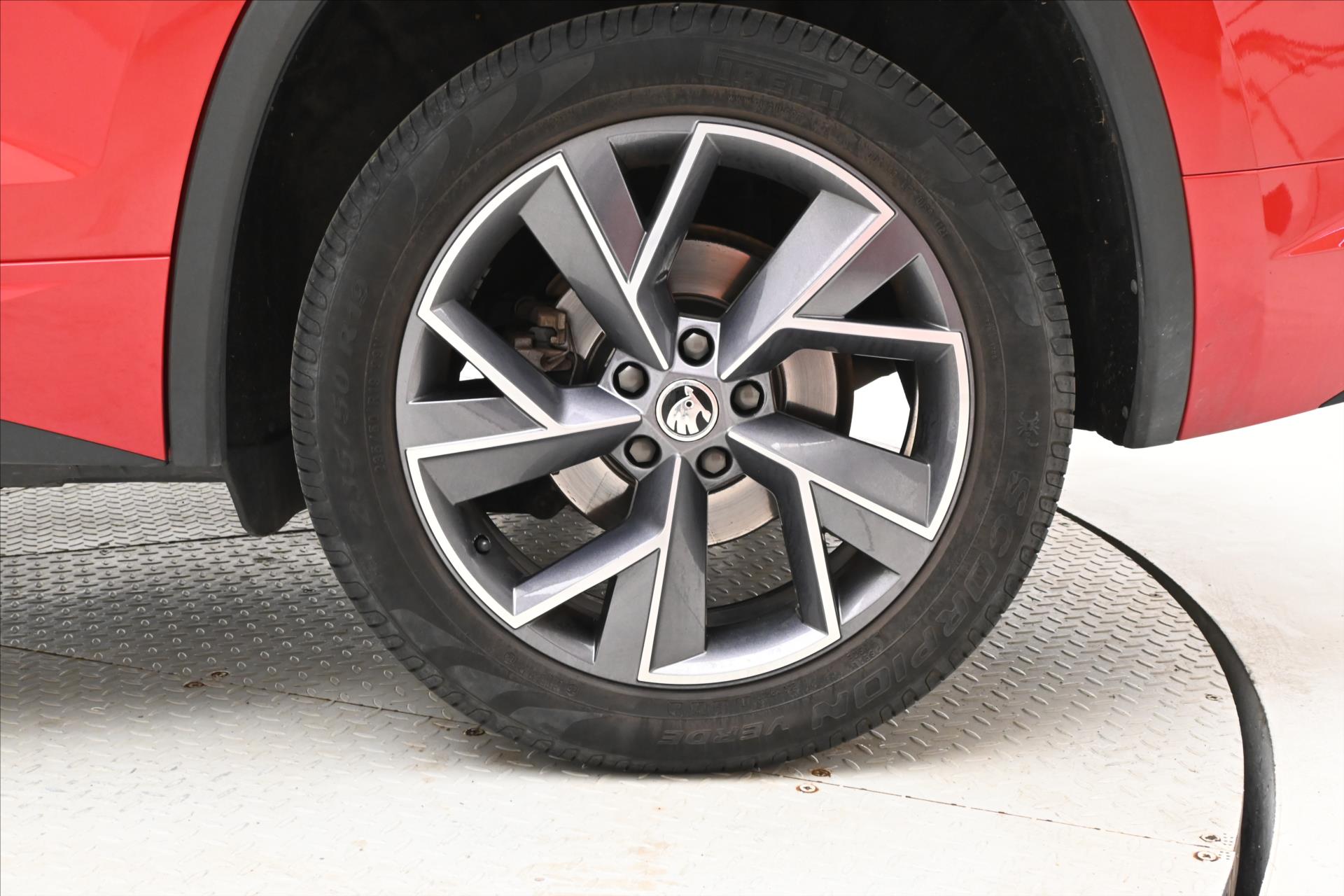 Hlavní fotografie vozu Škoda Kodiaq 1,5 TSI 110kW Sportline Business Záruka až 5 let (31)