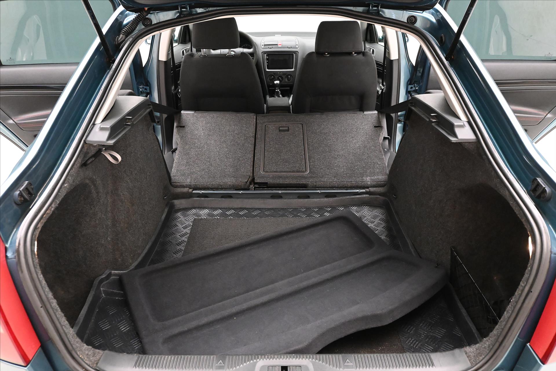 Hlavní fotografie vozu Škoda Octavia 1,9 TDI 77kW STK do 3/2028 (11)
