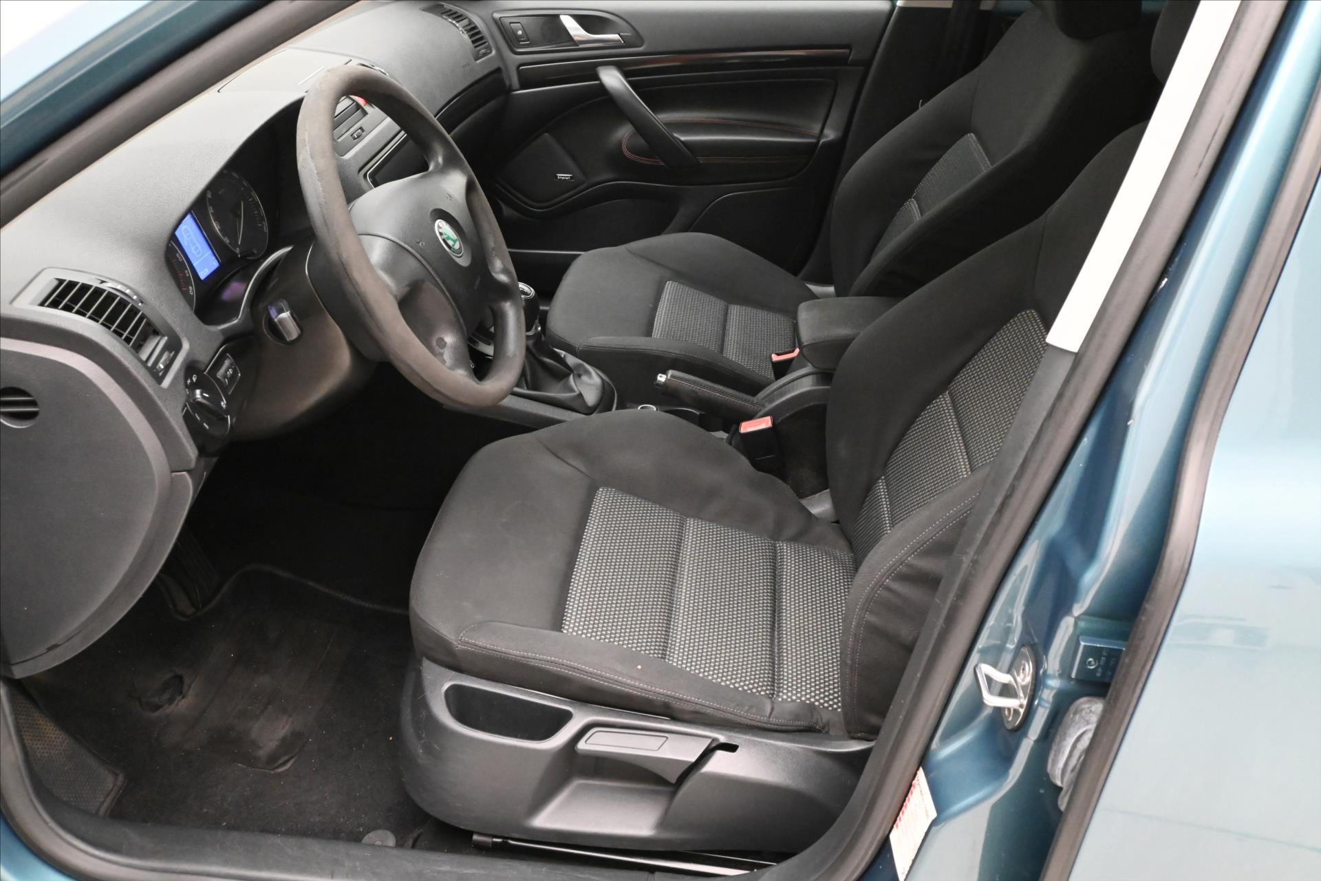 Hlavní fotografie vozu Škoda Octavia 1,9 TDI 77kW STK do 3/2028 (13)