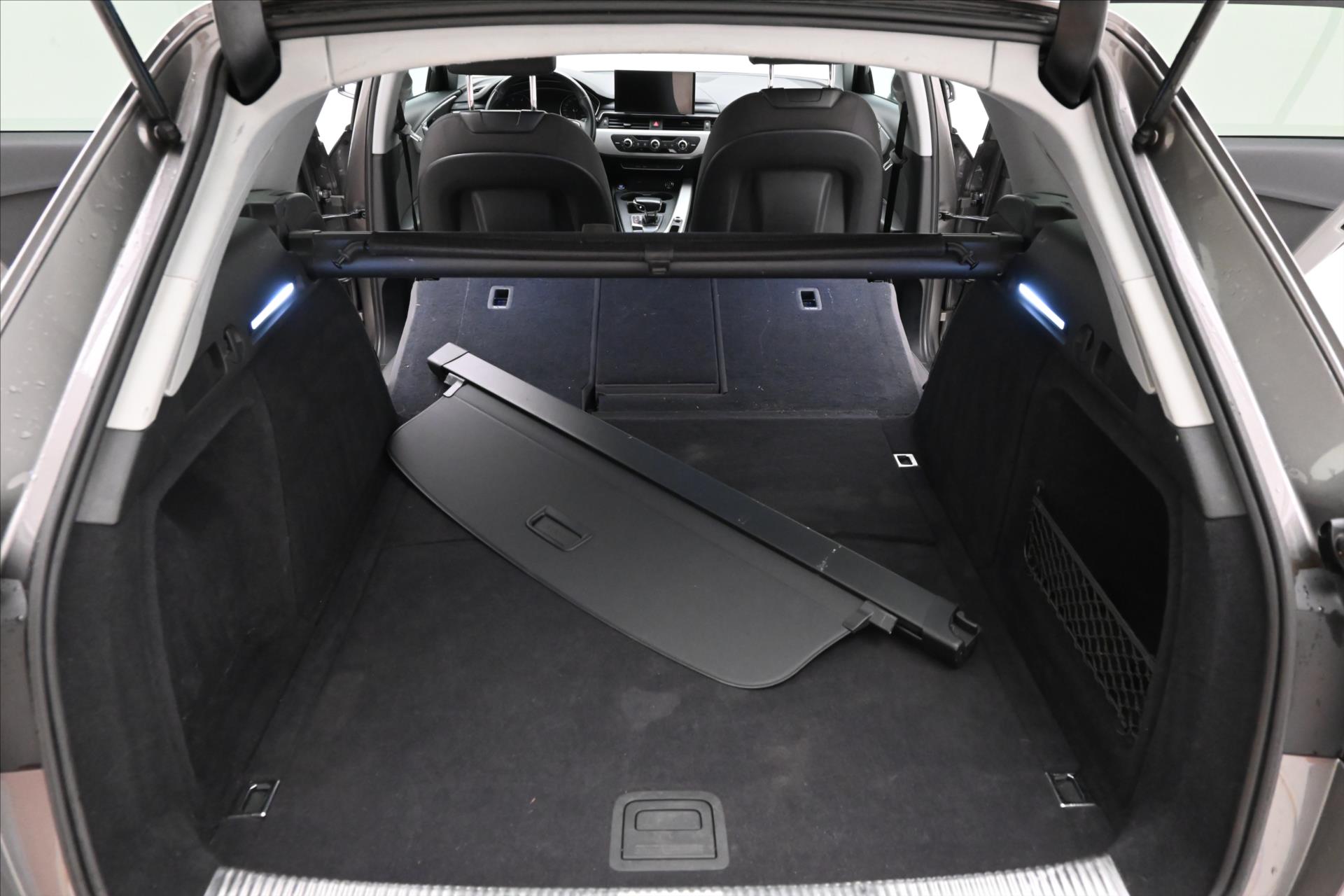 Hlavní fotografie vozu Audi A4 Avant 2,0 TDI 120kW Mild Hybrid Záruka až 5 let (10)