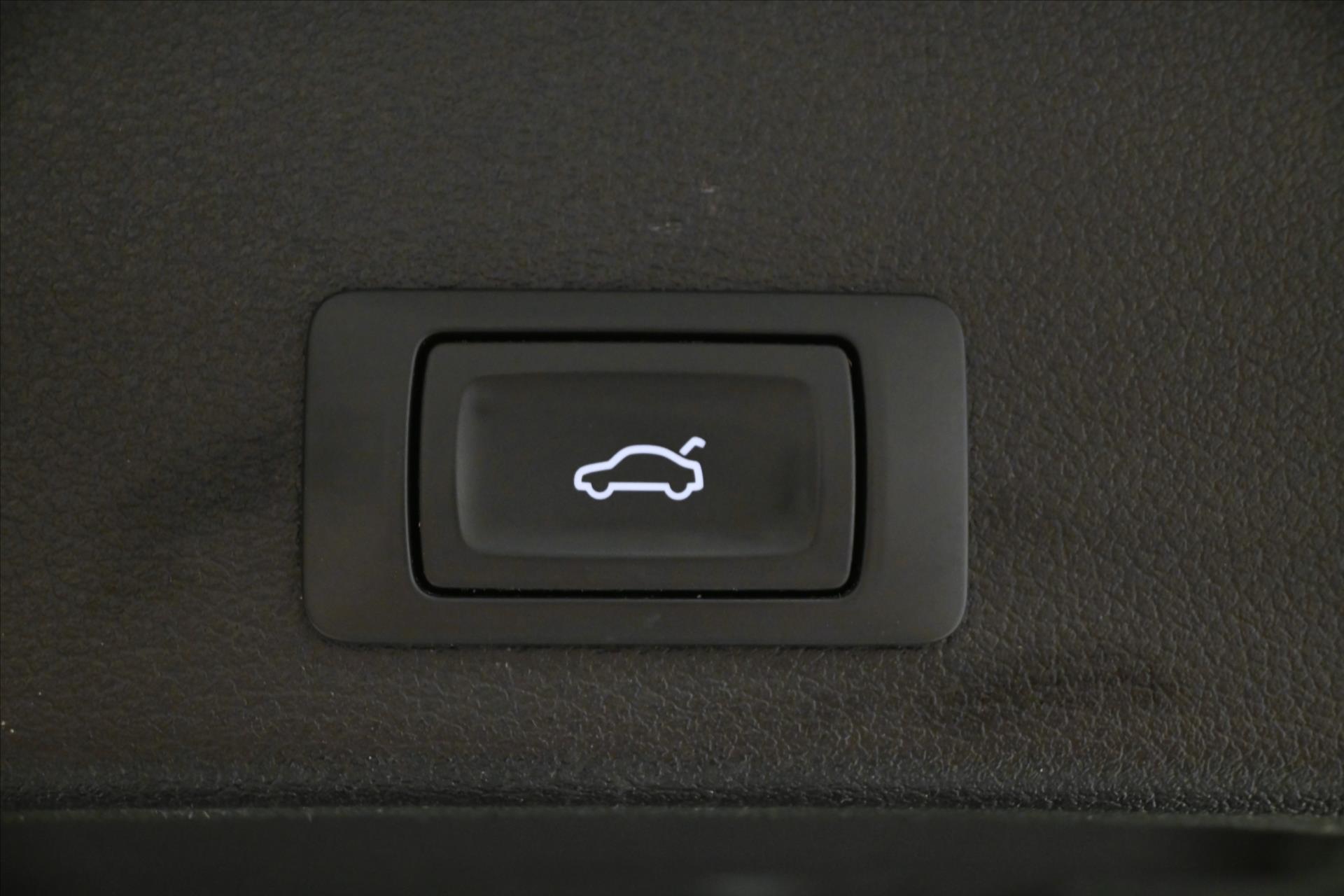 Hlavní fotografie vozu Audi A4 2,0 TDI 120kW Mild Hybrid Záruka až 5 let (23)