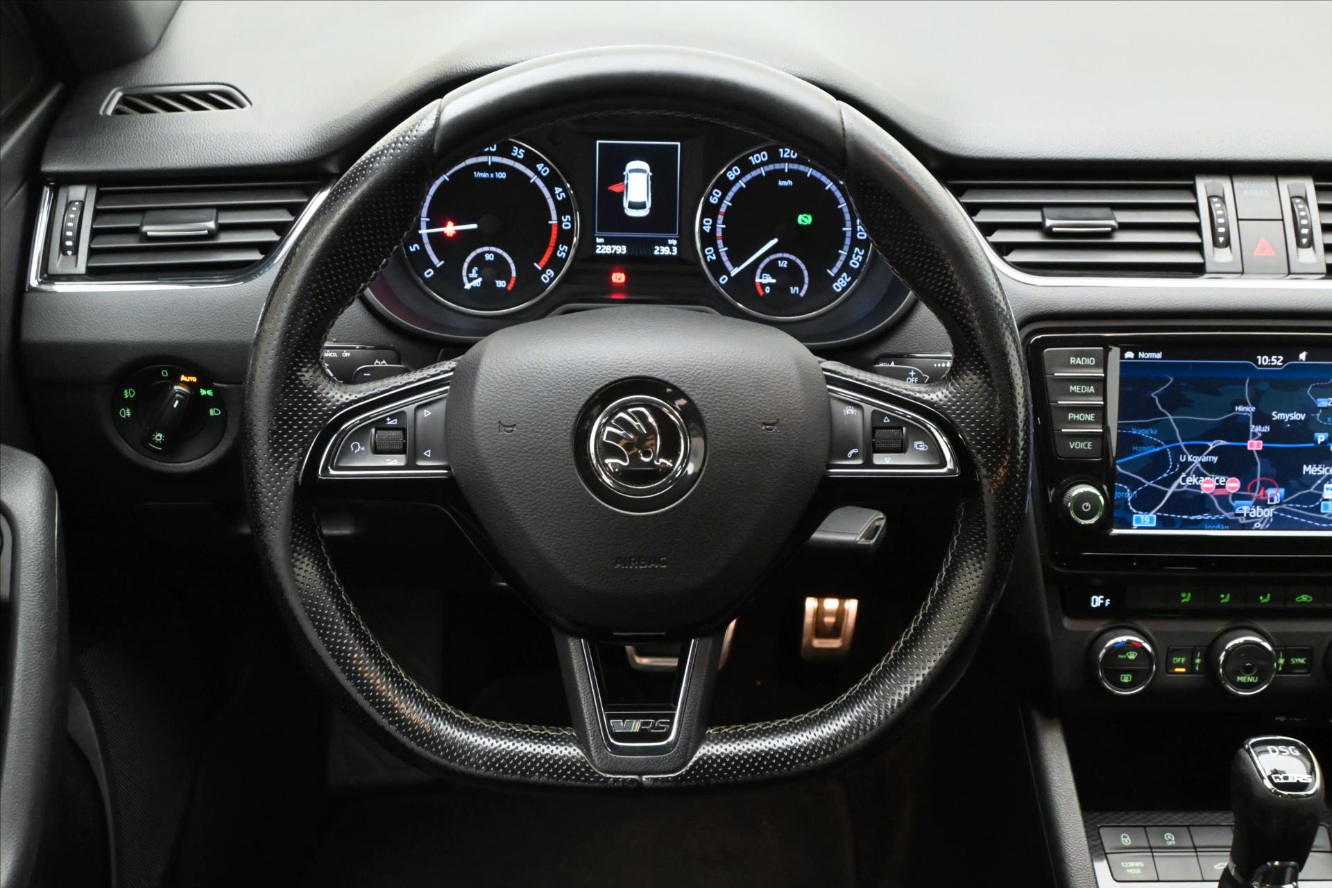 Hlavní fotografie vozu Škoda Octavia 2,0 TDI 135kW RS Záruka až 5 let (19)