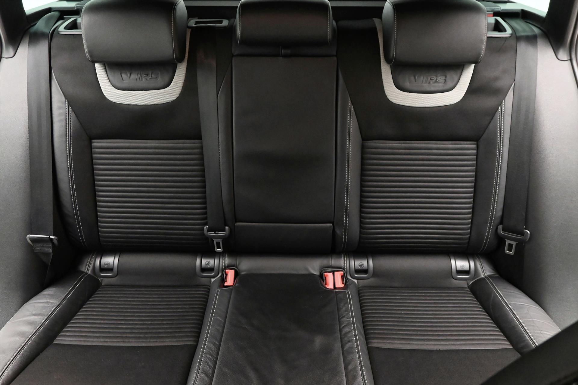 Hlavní fotografie vozu Škoda Octavia 2,0 TDI 135kW RS Záruka až 5 let (27)