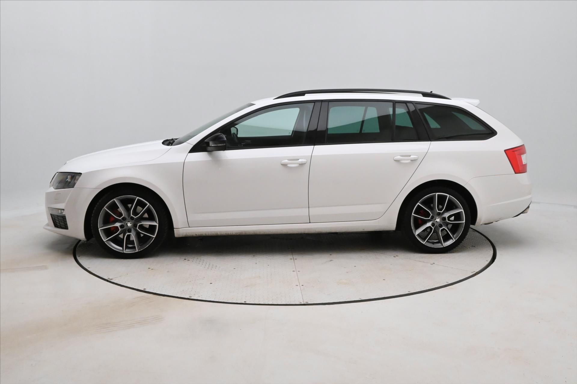 Hlavní fotografie vozu Škoda Octavia 2,0 TDI 135kW RS Záruka až 5 let (9)