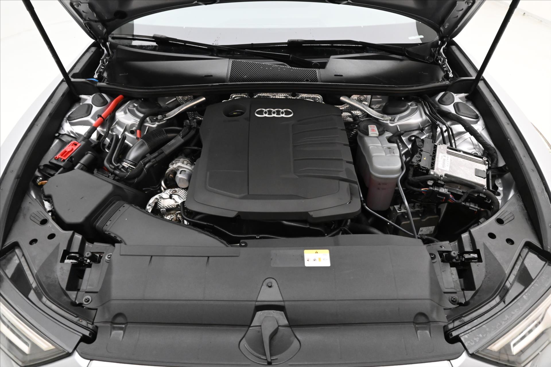 Hlavní fotografie vozu Audi A6 2,0 TDI 150 kW QUATTRO AT7 Záruka až 5 let (9)