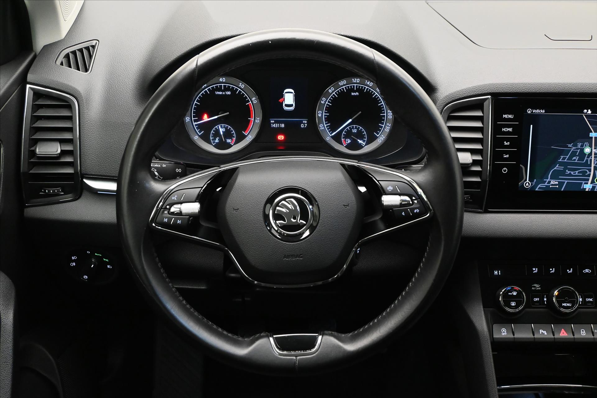 Hlavní fotografie vozu Škoda Karoq 1,5 TSI 110 kW STYLE Tažné Záruka až 5 let (18)