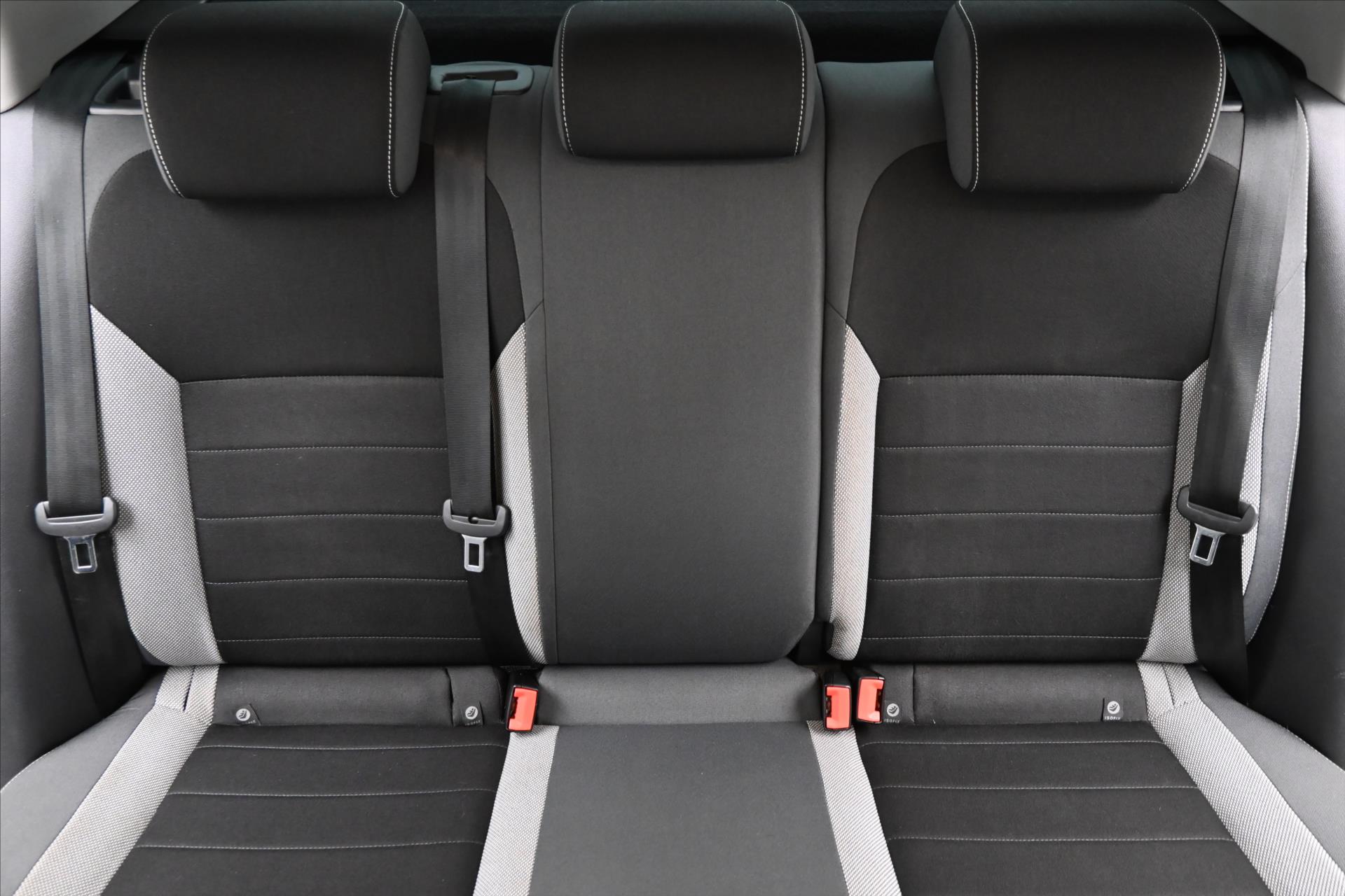 Hlavní fotografie vozu Škoda Rapid 1,0 TSI 70kW Ambition Plus Záruka až 5 let (25)