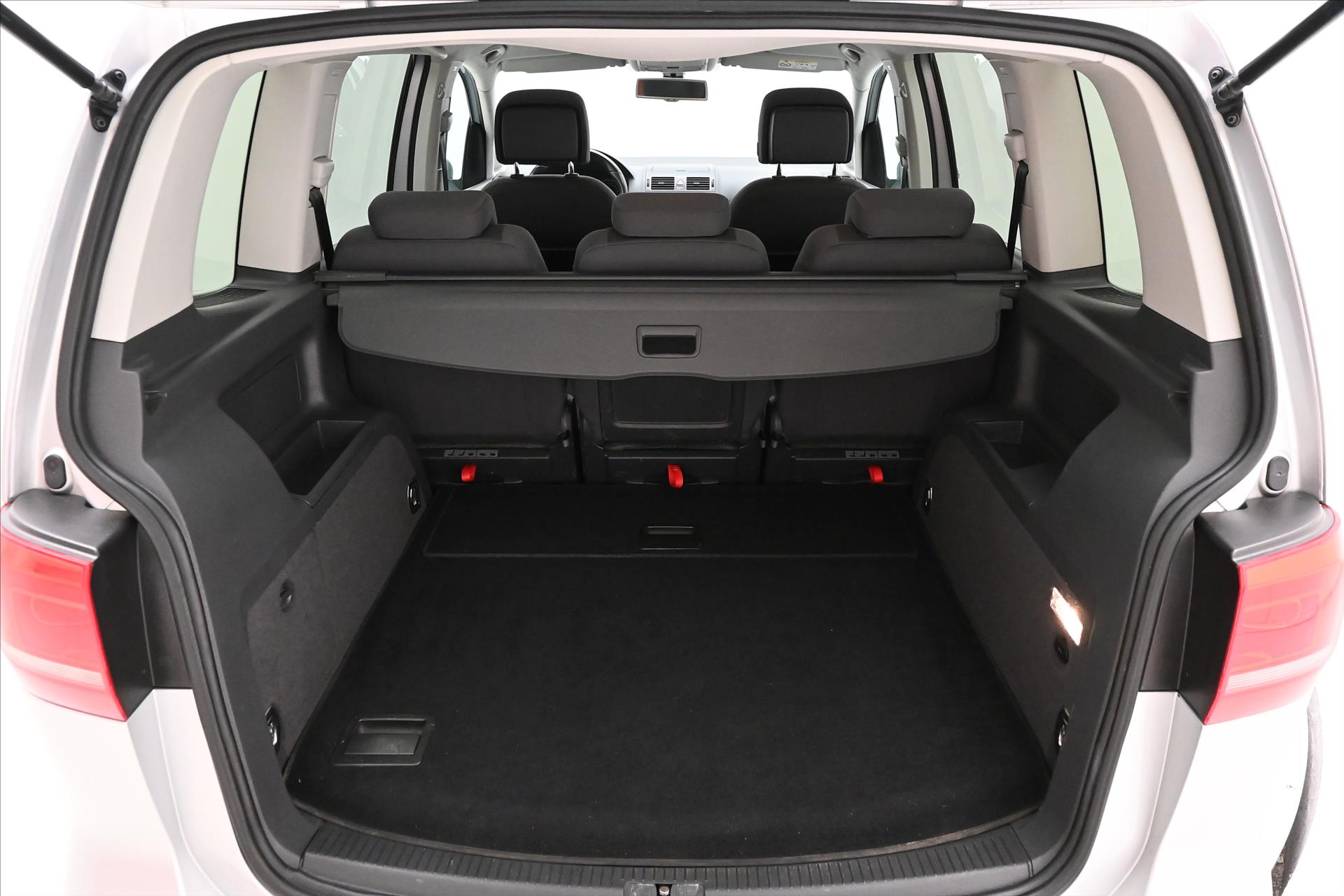Hlavní fotografie vozu Volkswagen Touran 2,0 TDI 103 kW DSG Comfortline Záruka (11)