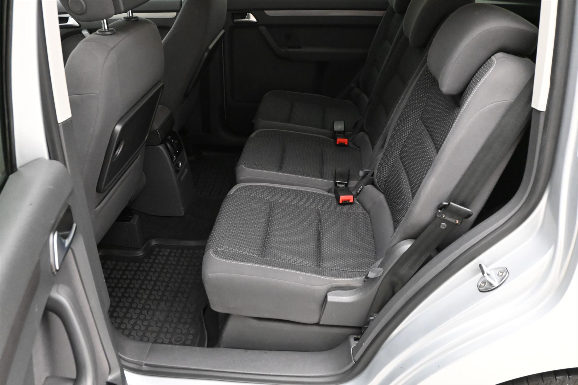 Hlavní fotografie vozu Volkswagen Touran 2,0 TDI 103 kW DSG Comfortline Záruka (15)