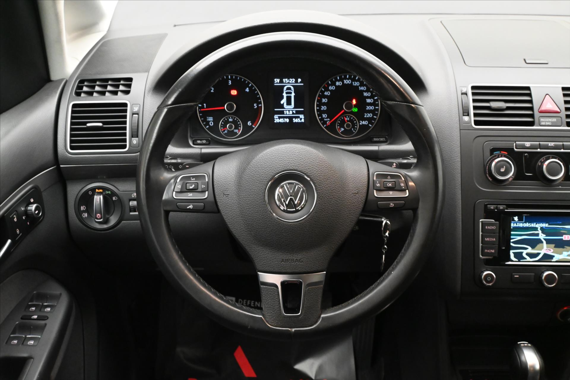 Hlavní fotografie vozu Volkswagen Touran 2,0 TDI 103 kW DSG Comfortline Záruka (19)