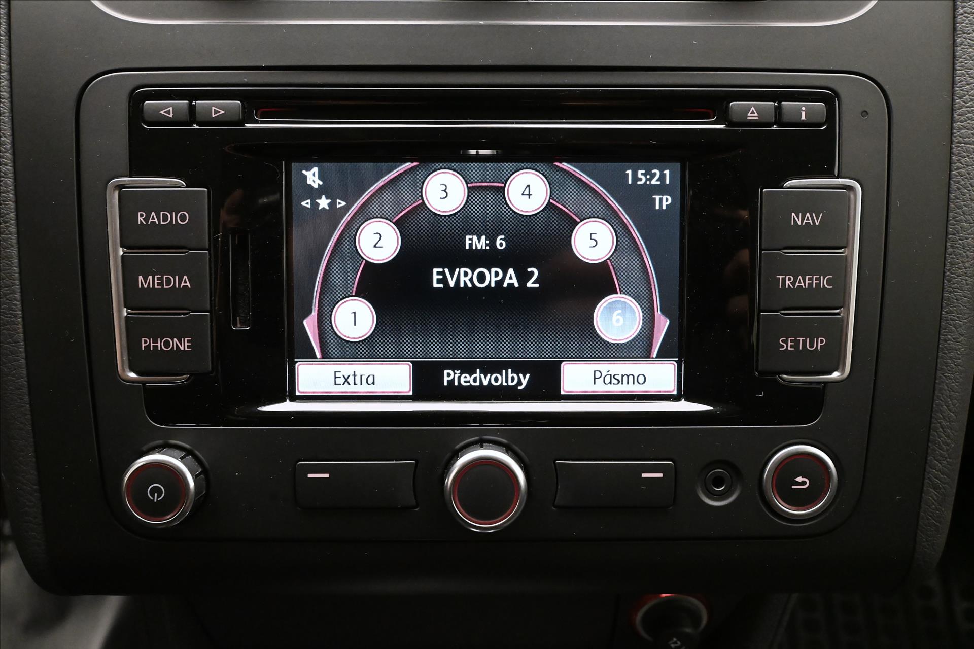 Hlavní fotografie vozu Volkswagen Touran 2,0 TDI 103 kW DSG Comfortline Záruka (20)