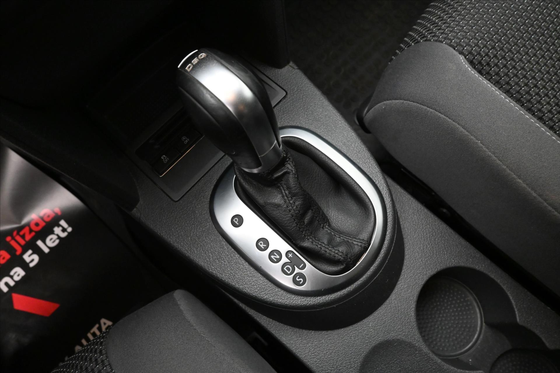 Hlavní fotografie vozu Volkswagen Touran 2,0 TDI 103 kW DSG Comfortline Záruka (23)