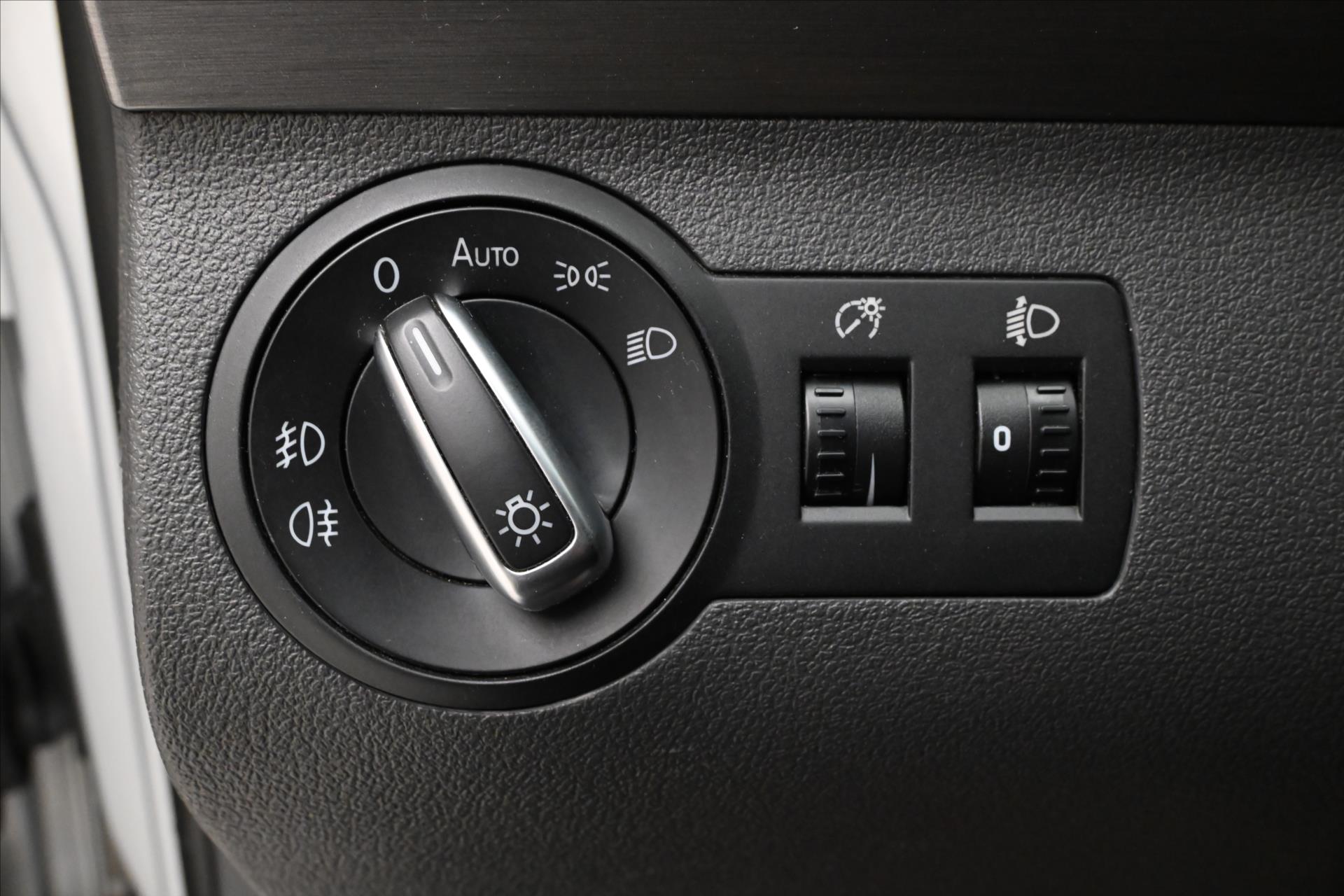 Hlavní fotografie vozu Volkswagen Touran 2,0 TDI 103 kW DSG Comfortline Záruka (27)