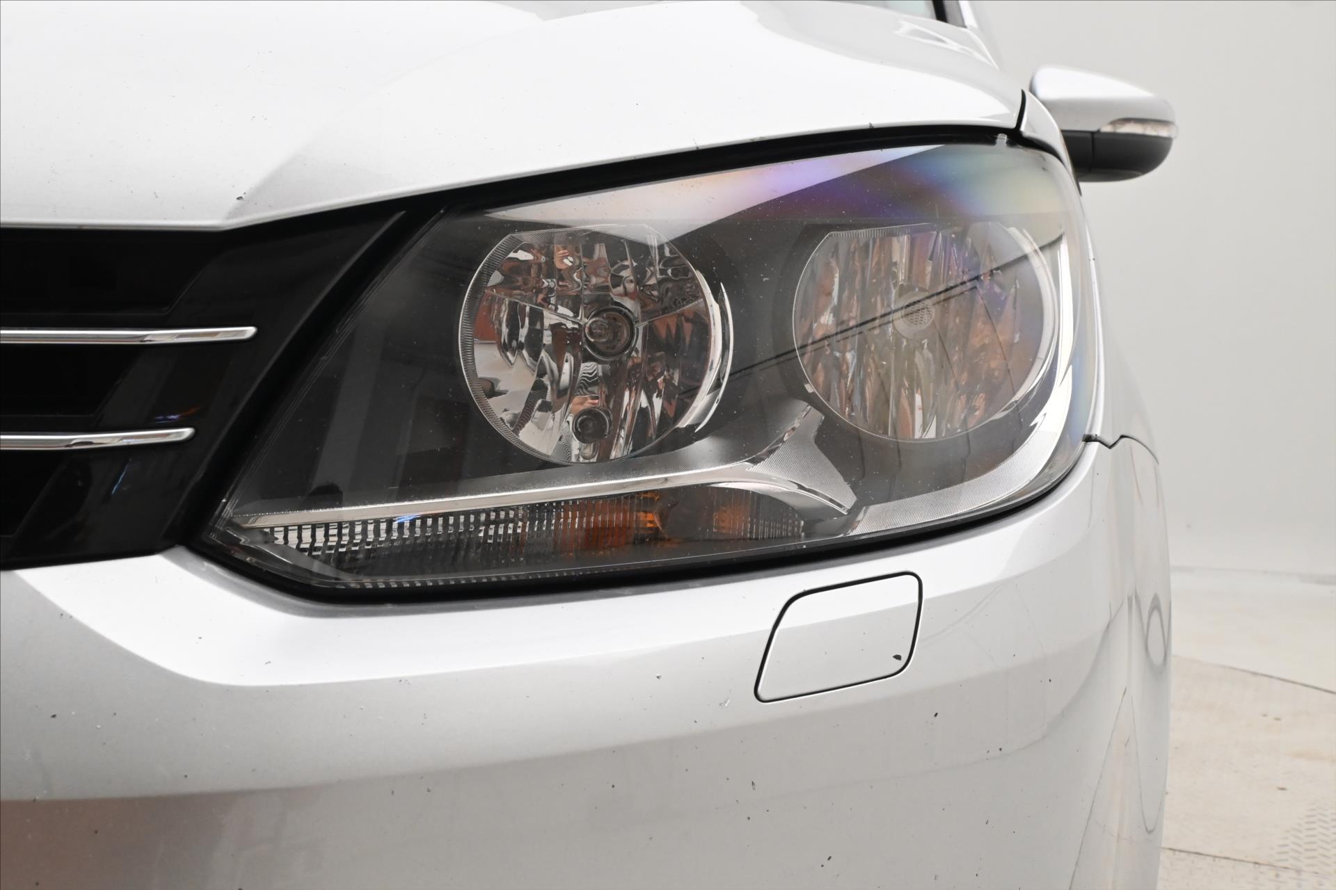 Hlavní fotografie vozu Volkswagen Touran 2,0 TDI 103 kW DSG Comfortline Záruka (30)