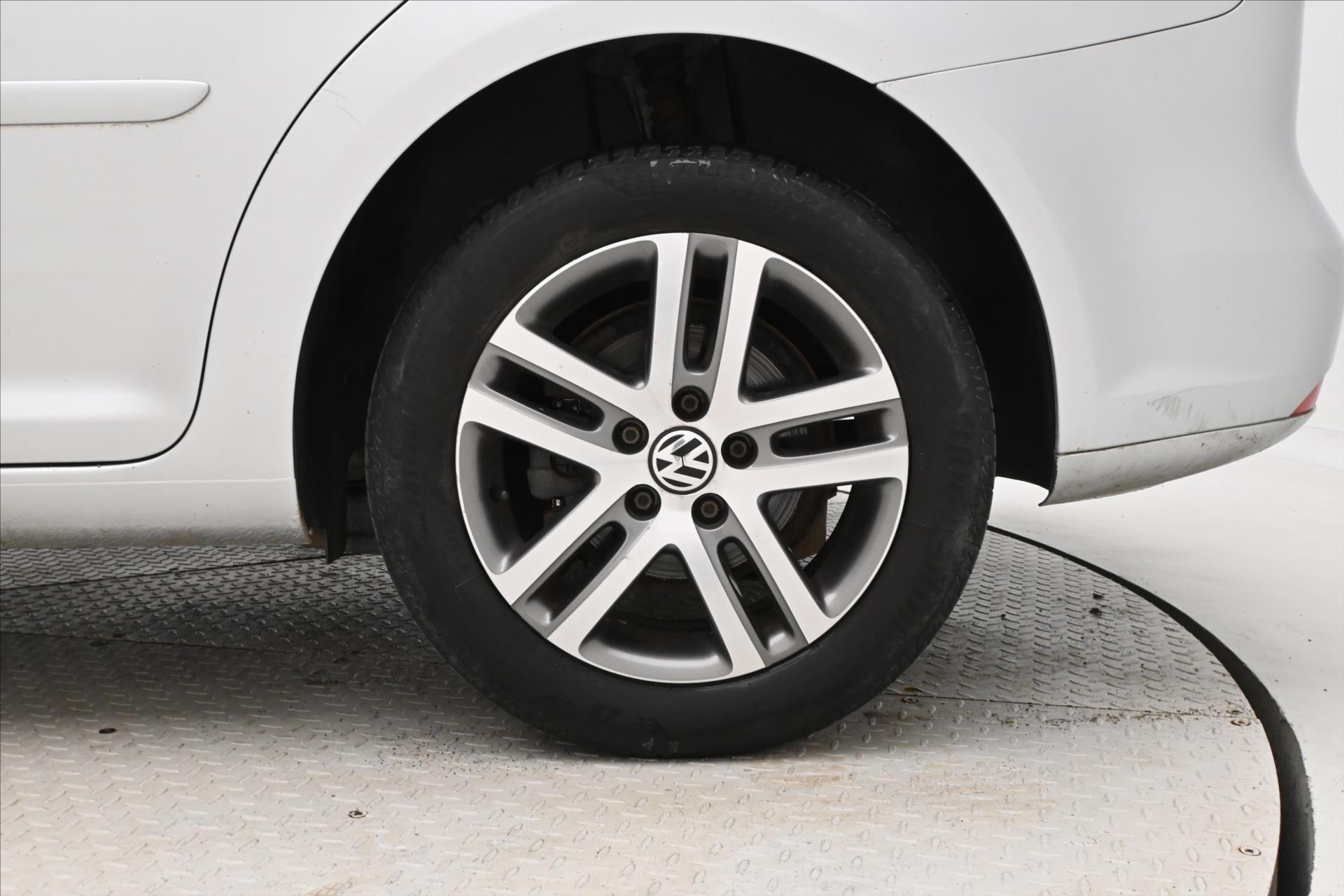 Hlavní fotografie vozu Volkswagen Touran 2,0 TDI 103 kW DSG Comfortline Záruka (32)