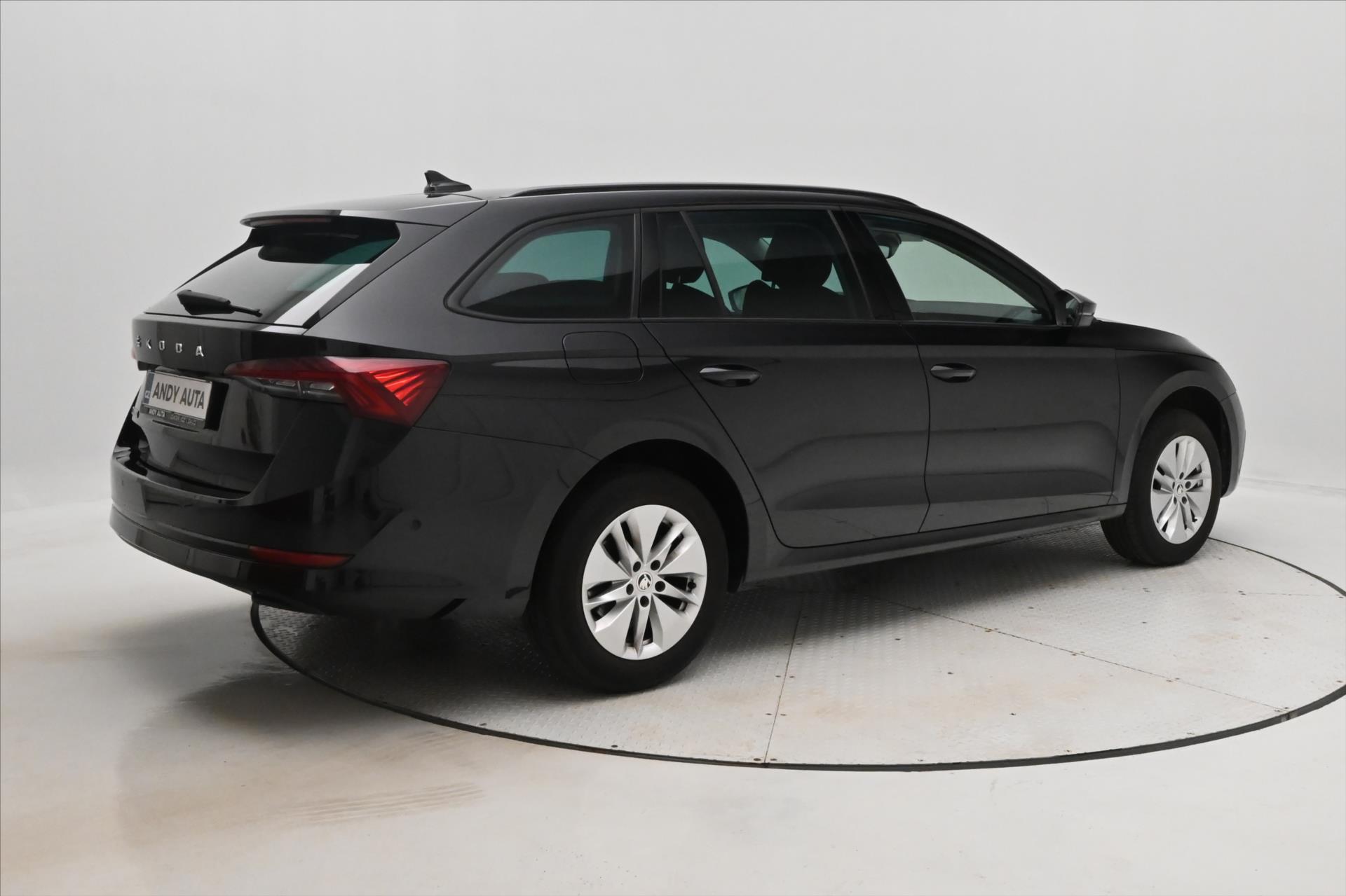 Hlavní fotografie vozu Škoda Octavia 2,0 TDI 110 kW DSG TAŽNÉ Záruka až 5 let (5)