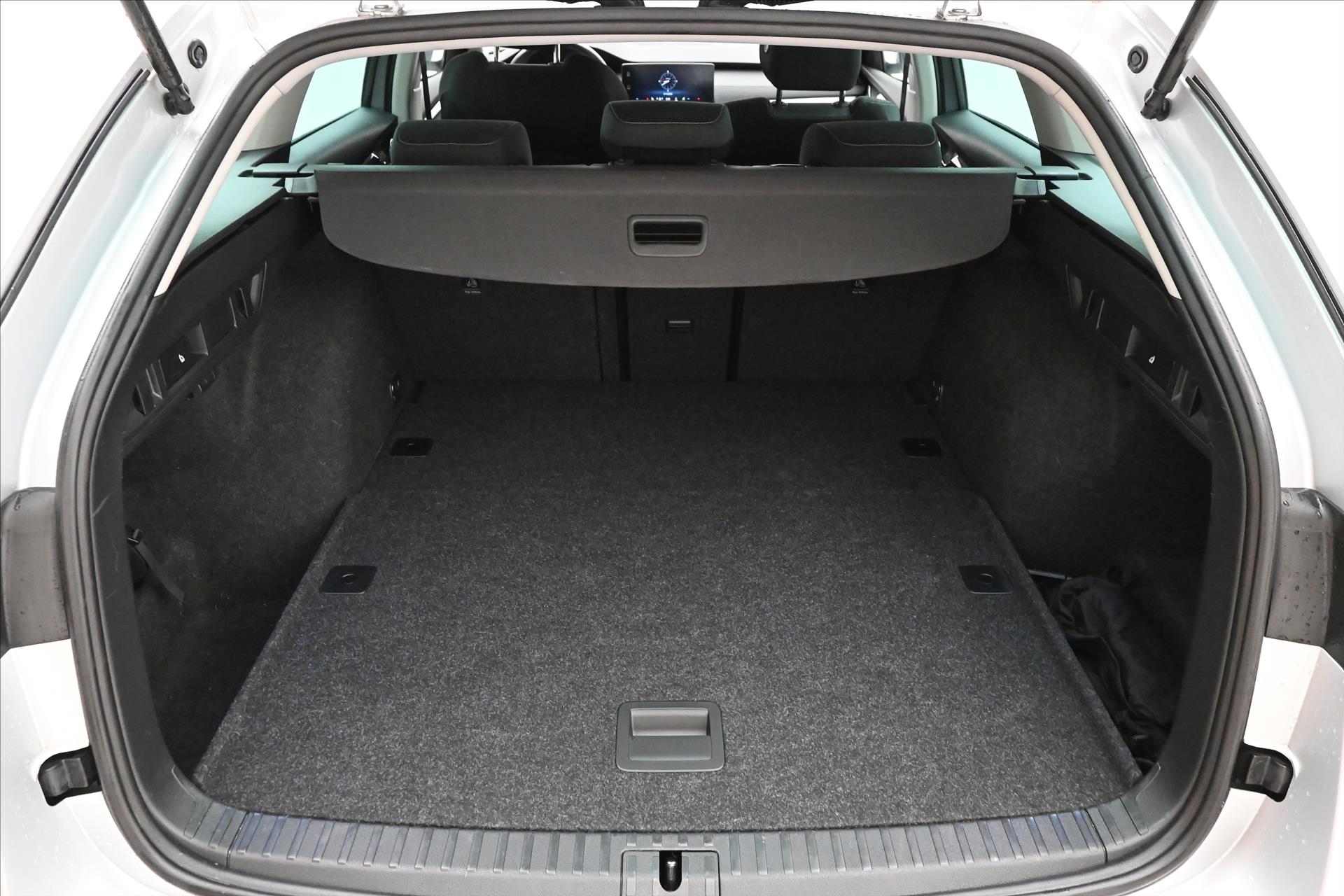 Hlavní fotografie vozu Škoda Octavia 2,0 TDI 110 kW DSG Clever Záruka až 5 let (11)