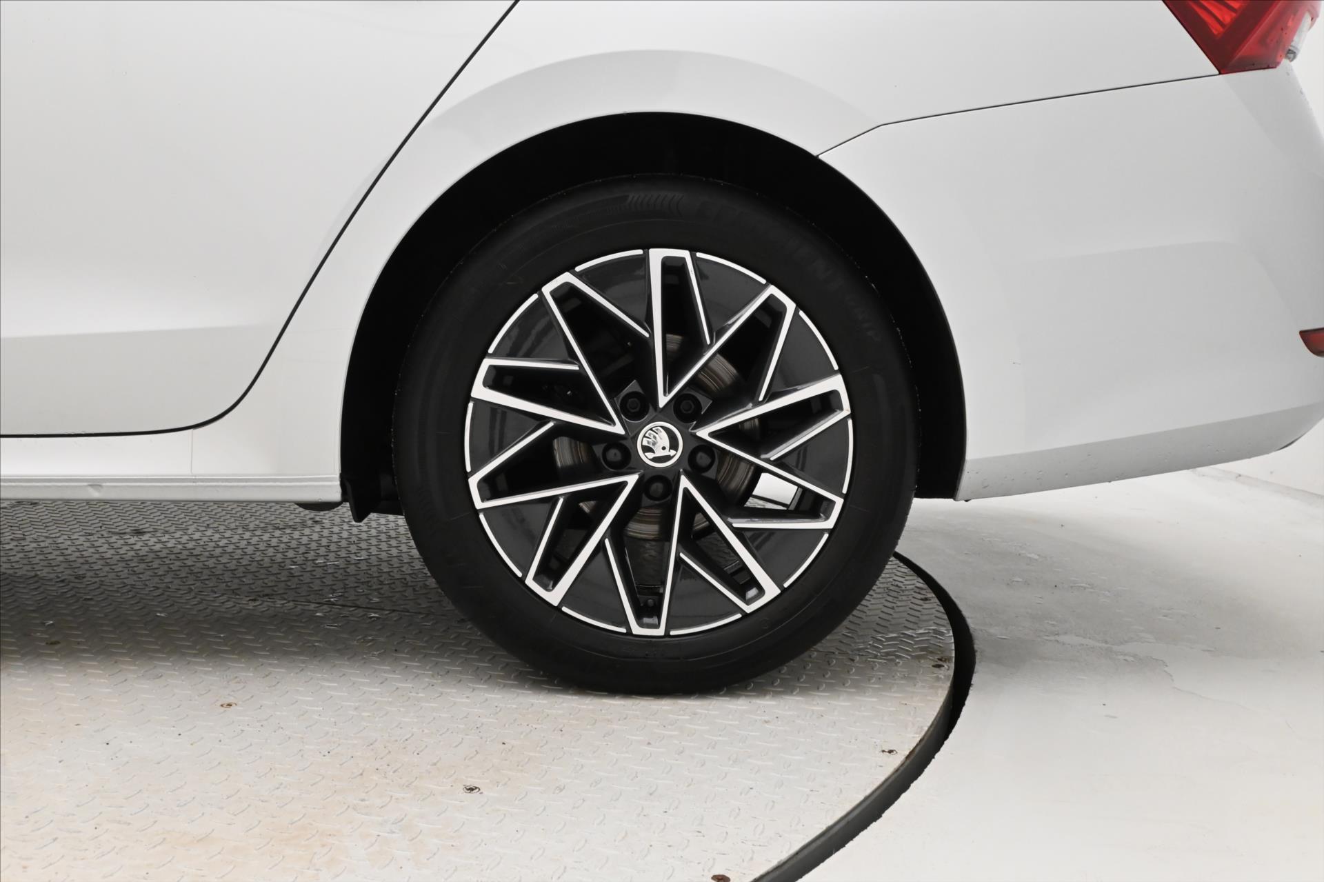 Hlavní fotografie vozu Škoda Octavia 2,0 TDI 110 kW DSG Clever Záruka až 5 let (31)