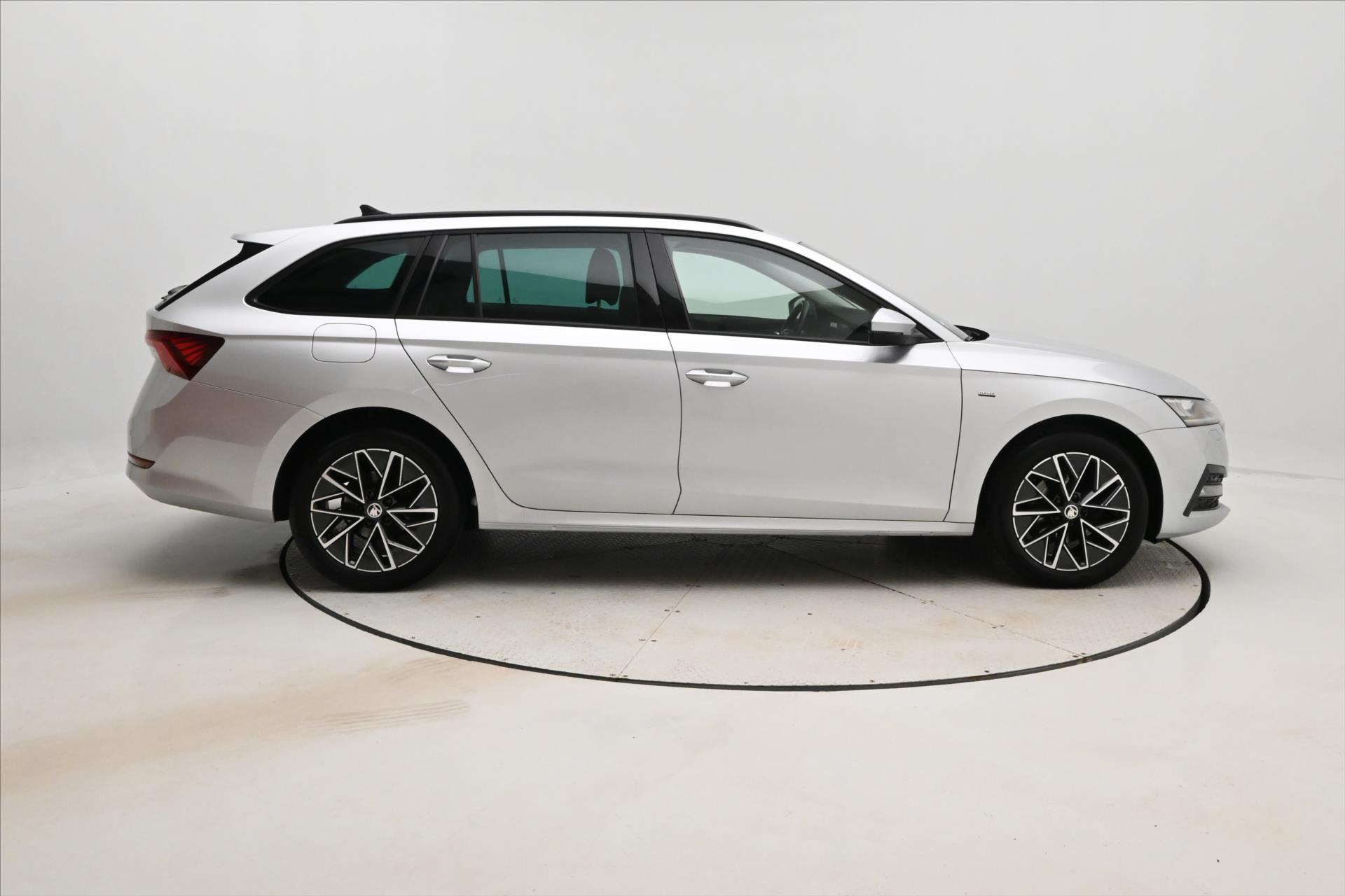 Hlavní fotografie vozu Škoda Octavia 2,0 TDI 110 kW DSG Clever Záruka až 5 let (5)