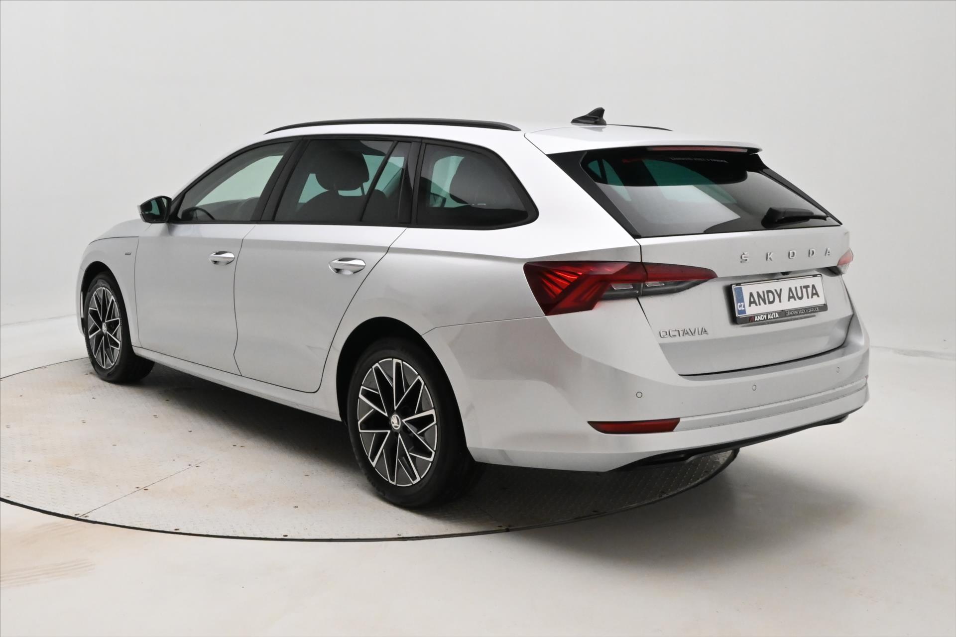 Hlavní fotografie vozu Škoda Octavia 2,0 TDI 110 kW DSG Clever Záruka až 5 let (8)