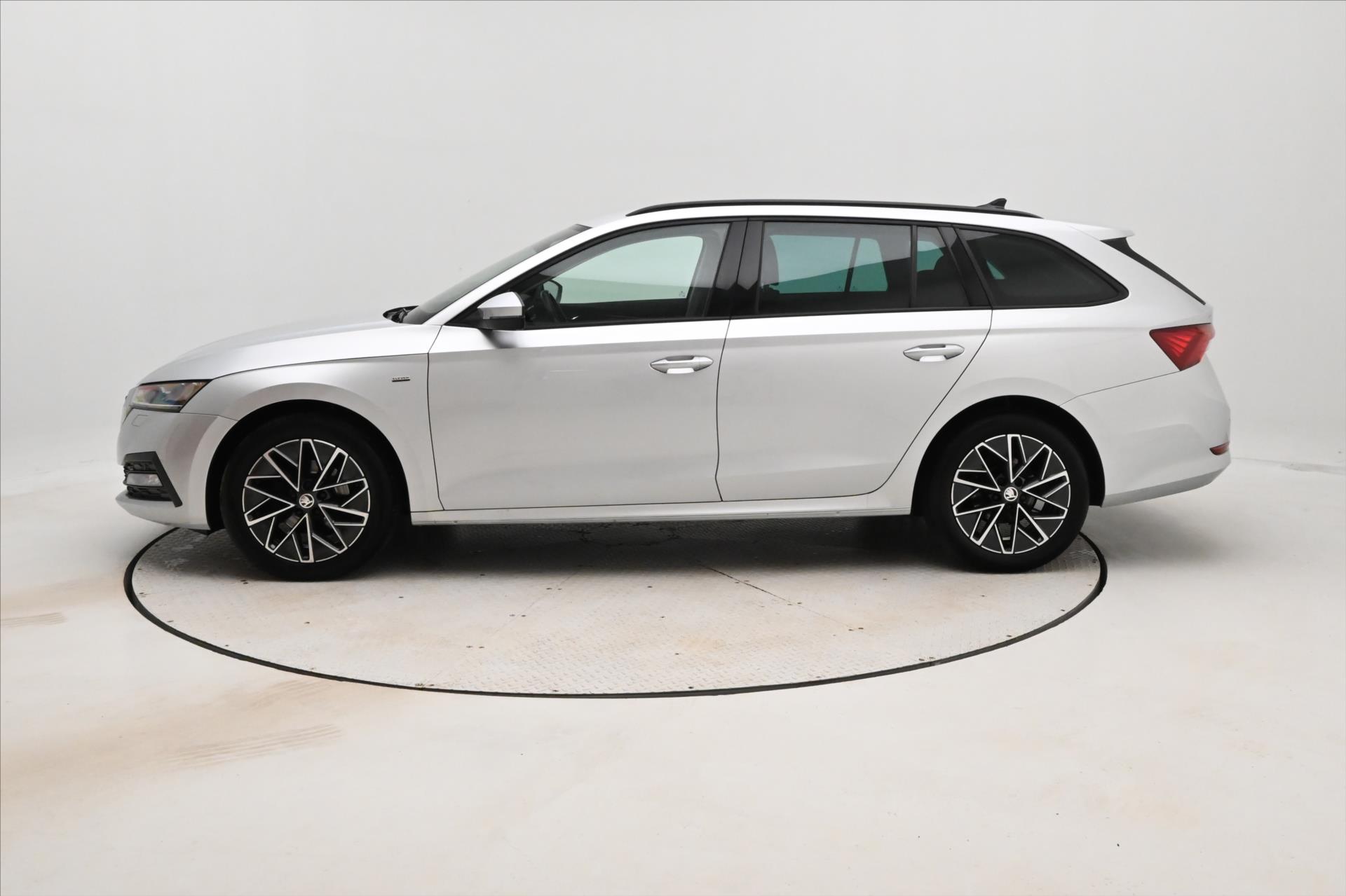 Hlavní fotografie vozu Škoda Octavia 2,0 TDI 110 kW DSG Clever Záruka až 5 let (9)