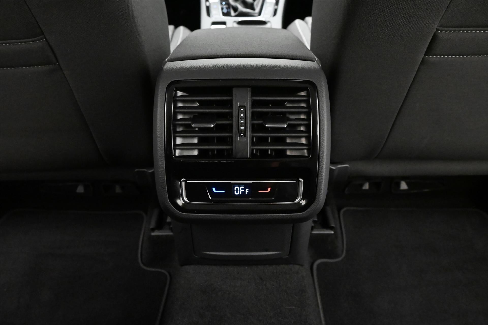 Hlavní fotografie vozu Volkswagen Passat 2,0 TDI 110 kW DSG Business Záruka až 5 let (22)