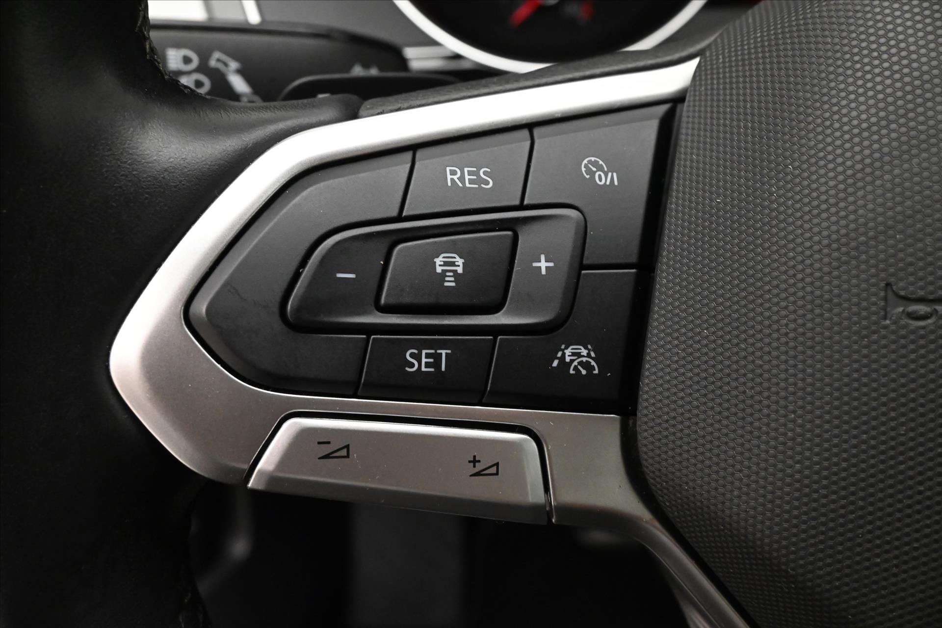 Hlavní fotografie vozu Volkswagen Passat 2,0 TDI 110 kW DSG Business Záruka až 5 let (24)