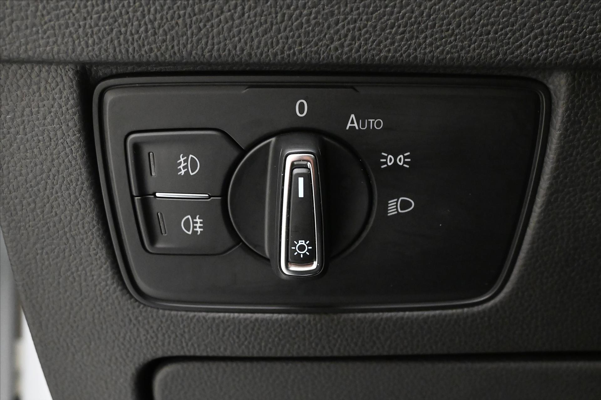 Hlavní fotografie vozu Volkswagen Passat 2,0 TDI 110 kW DSG Business Záruka až 5 let (27)