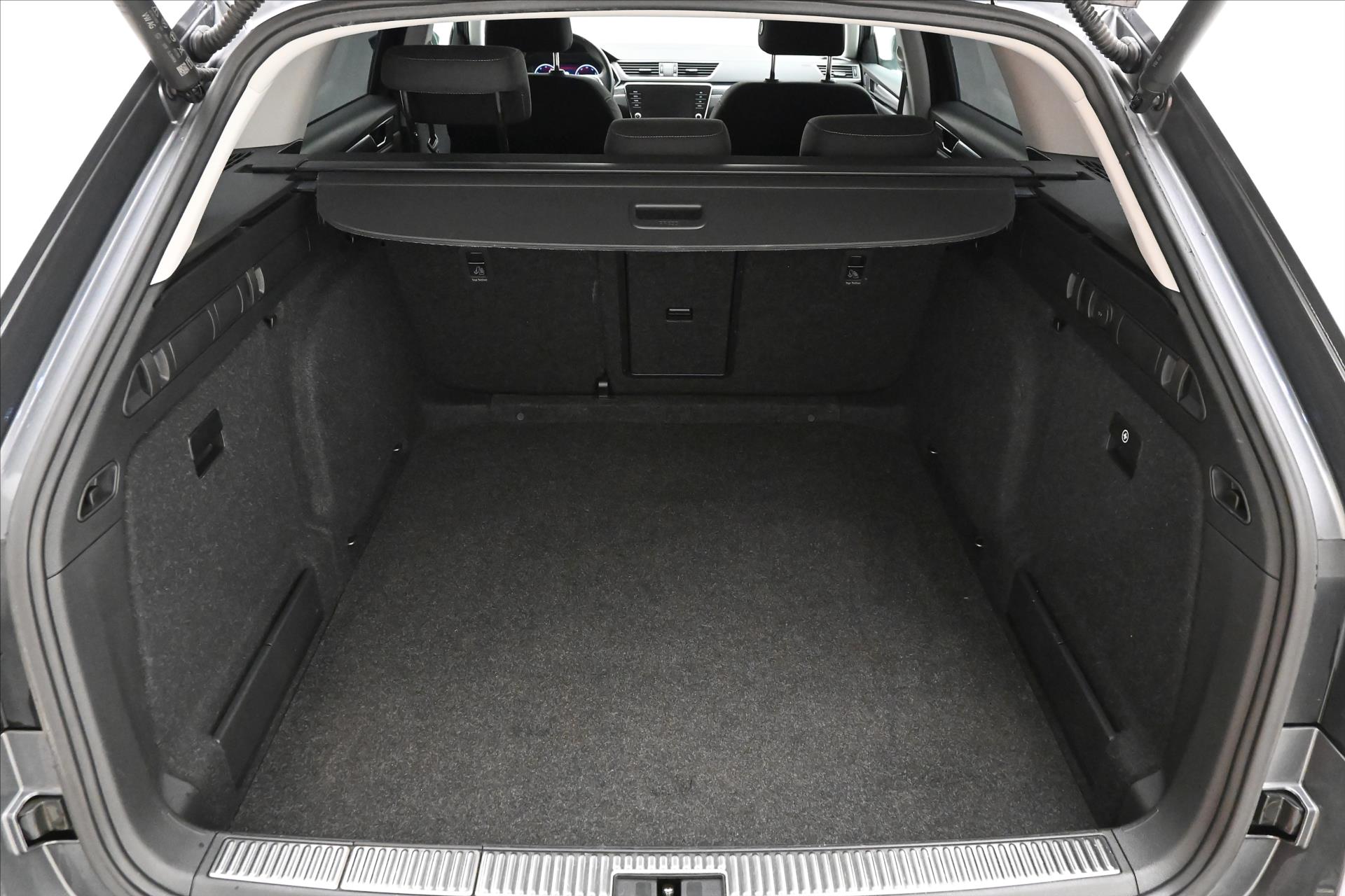 Hlavní fotografie vozu Škoda Superb 2,0 TDI 110 kW DSG Style Záruka až 5 let (10)