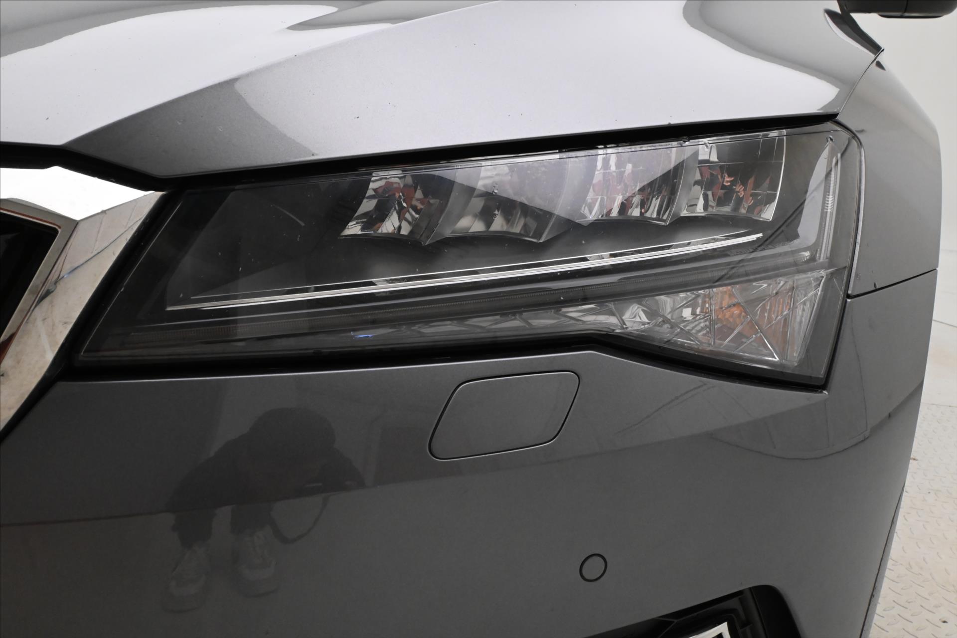Hlavní fotografie vozu Škoda Superb 2,0 TDI 110 kW DSG Style Záruka až 5 let (29)