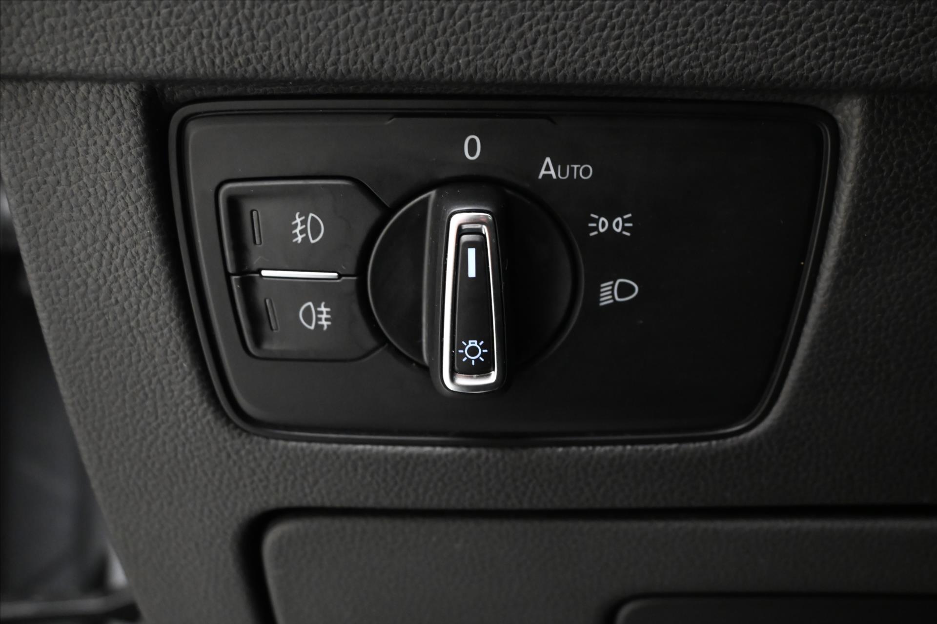 Hlavní fotografie vozu Volkswagen Passat 2,0 TDI 110 kW DSG Business Záruka až 5 let (27)