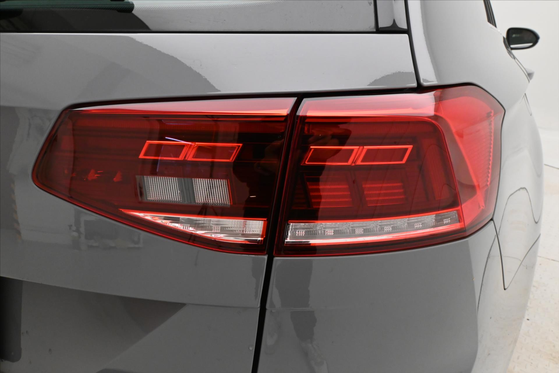 Hlavní fotografie vozu Volkswagen Passat 2,0 TDI 110 kW DSG Business Záruka až 5 let (31)