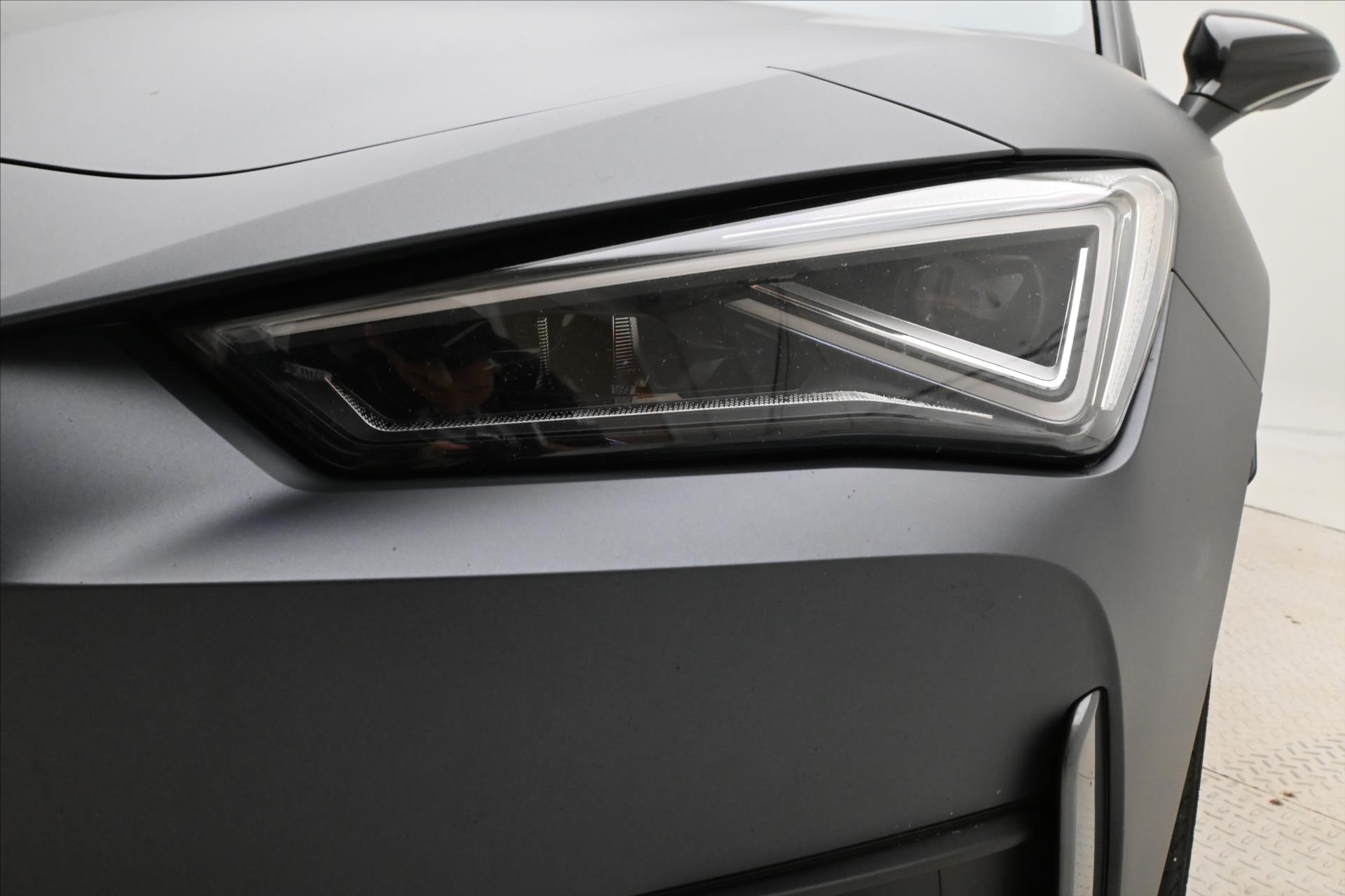 Hlavní fotografie vozu Cupra Leon 2,0 TSI ST 180kW DSG Záruka až 5 let (30)