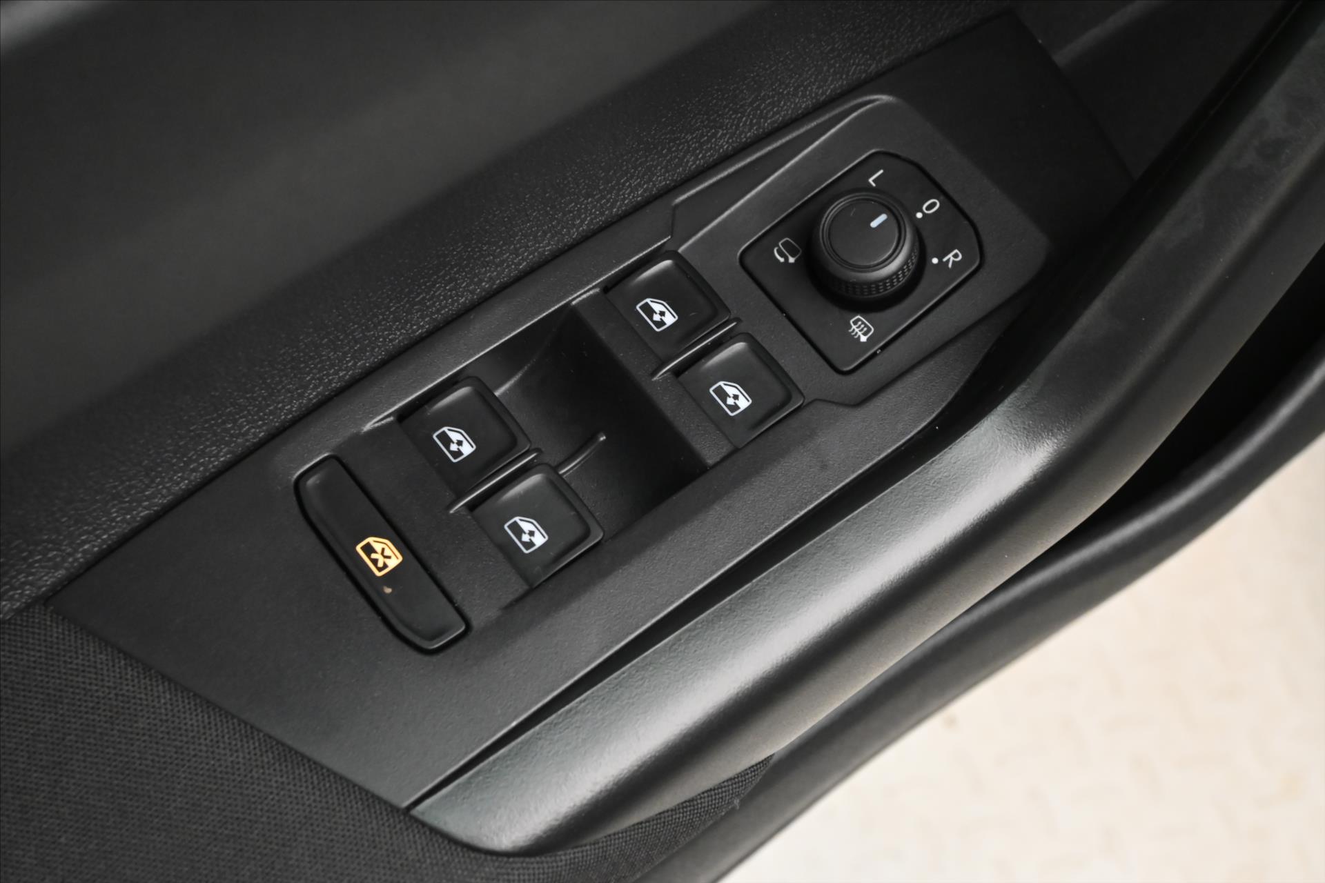 Hlavní fotografie vozu Volkswagen Taigo 1,0 TSI 81 kW DSG LIFE Záruka až 5 let (24)