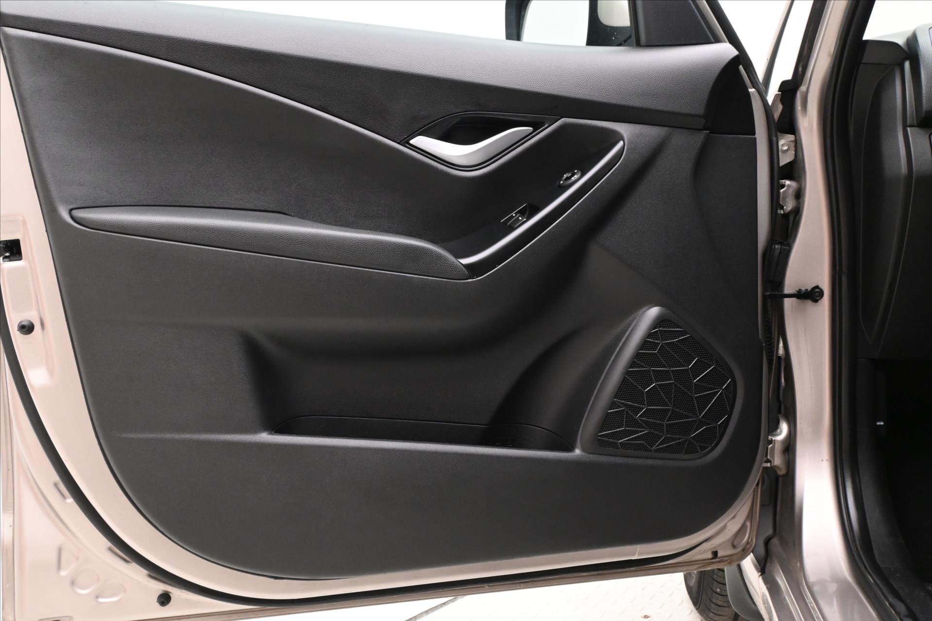 Hlavní fotografie vozu Hyundai ix20 1,4 CVVT 66 KW KLIMA Záruka až 5 let (22)