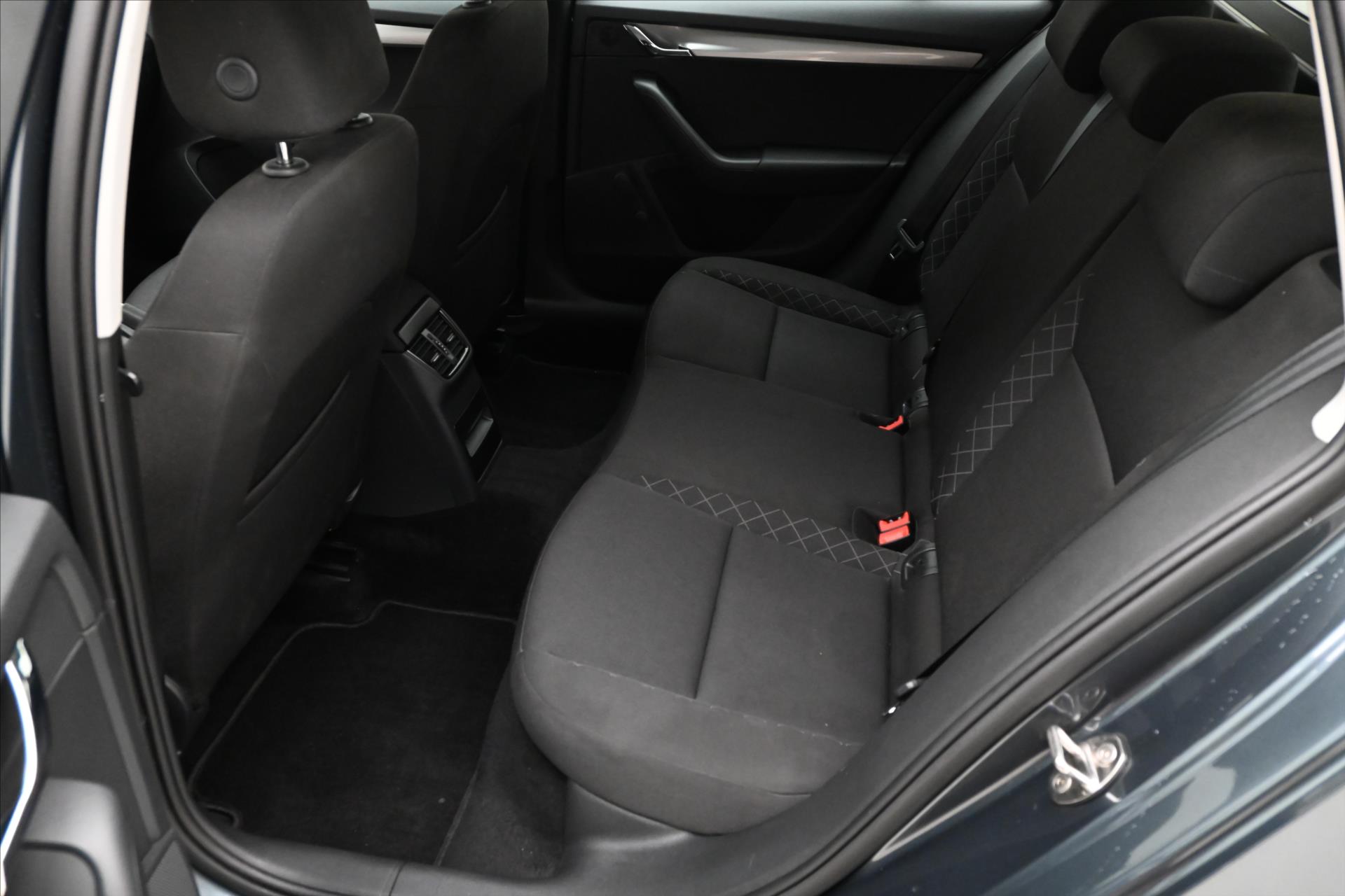 Hlavní fotografie vozu Škoda Octavia 1,2 TSI 63kW Active Záruka až 5 let (14)
