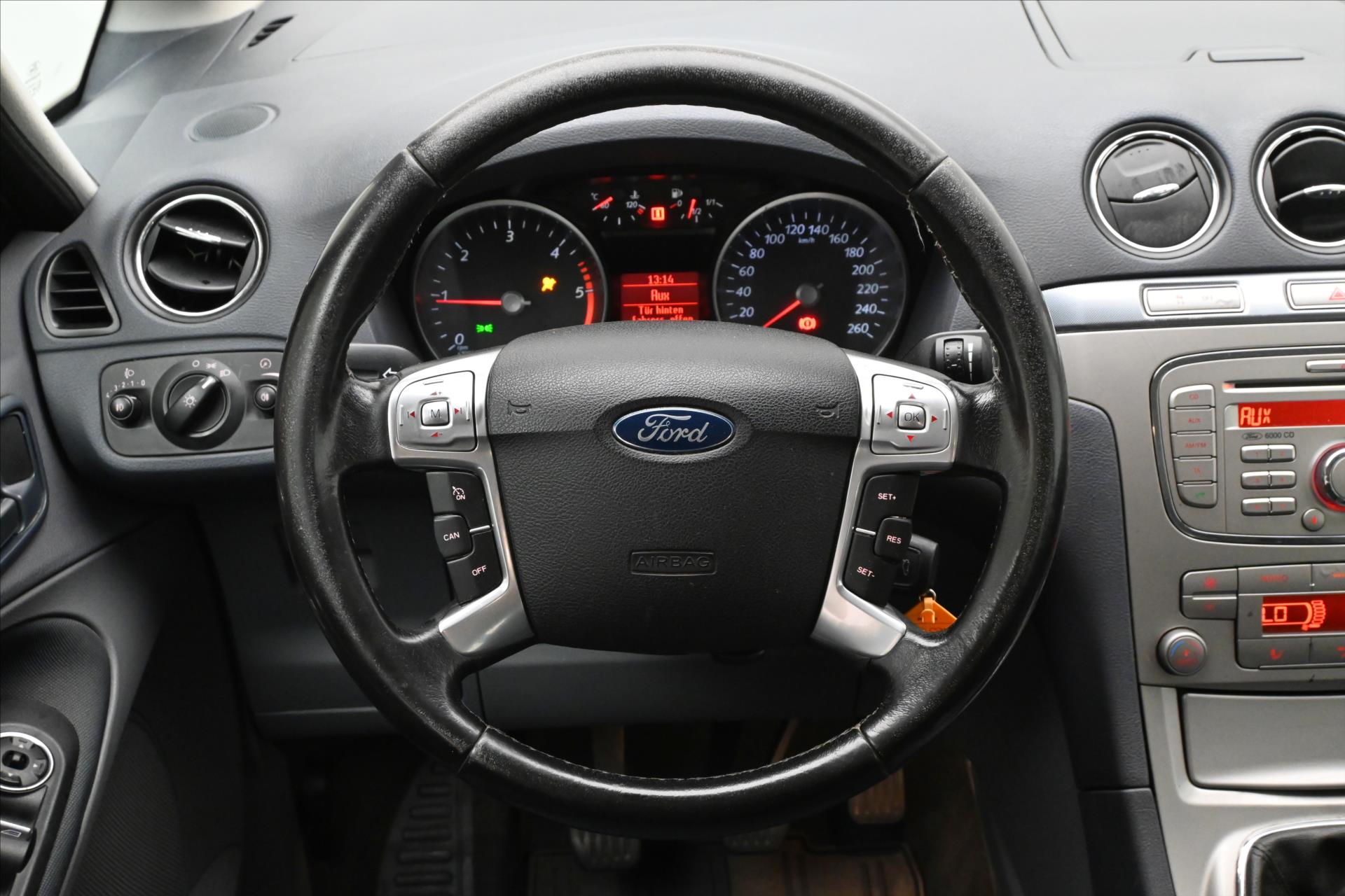 Hlavní fotografie vozu Ford S-MAX 1,8 TDCi 92 kW Tažné (18)