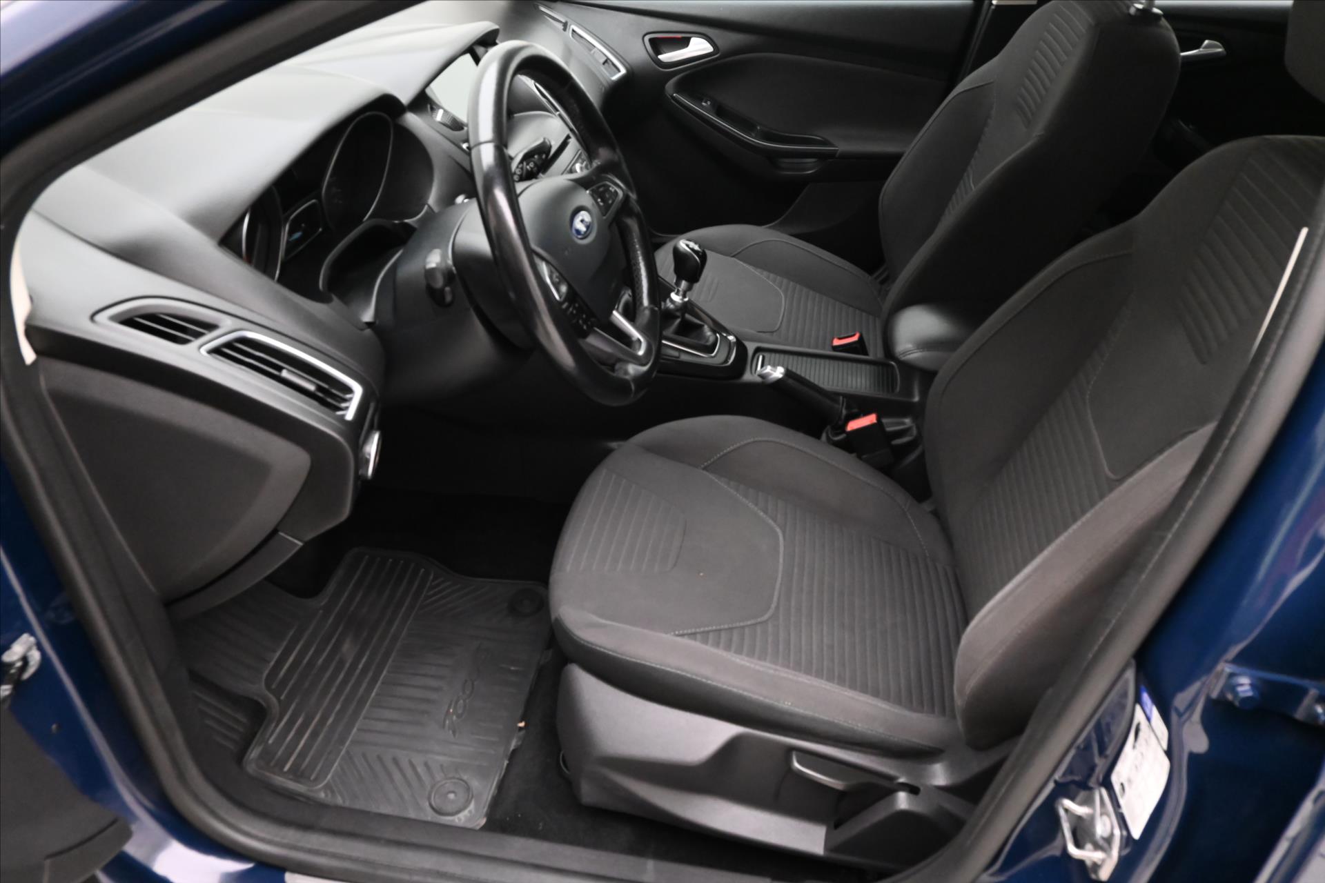 Hlavní fotografie vozu Ford Focus 1,0 EcoBoost 92 kW TAŽNÉ Záruka až 5 let (13)