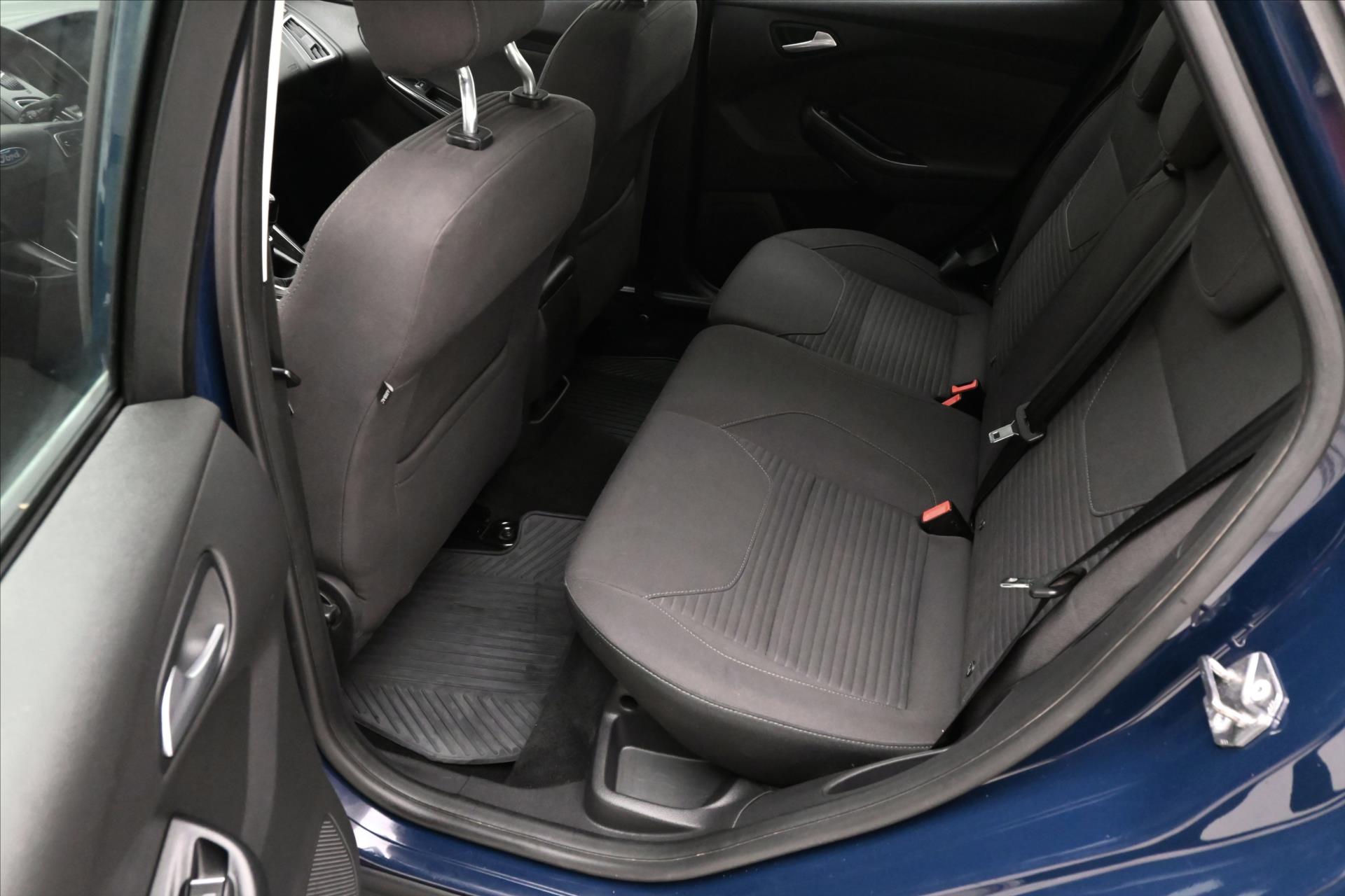 Hlavní fotografie vozu Ford Focus 1,0 EcoBoost 92 kW TAŽNÉ Záruka až 5 let (14)