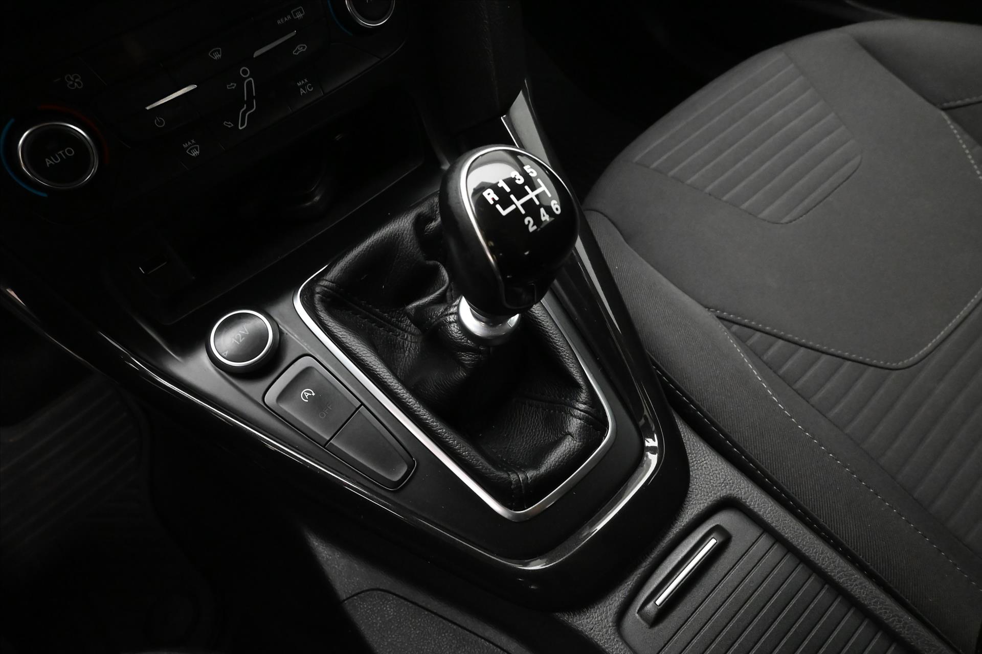 Hlavní fotografie vozu Ford Focus 1,0 EcoBoost 92 kW TAŽNÉ Záruka až 5 let (21)