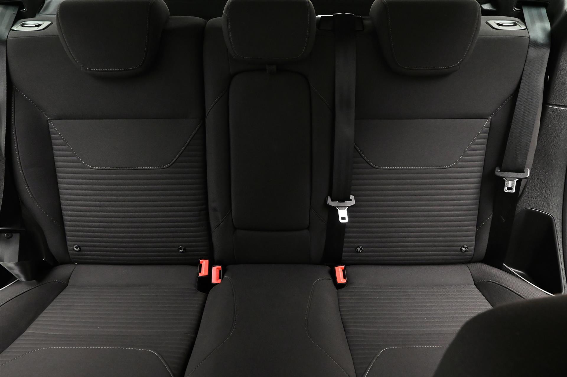 Hlavní fotografie vozu Ford Focus 1,0 EcoBoost 92 kW TAŽNÉ Záruka až 5 let (26)