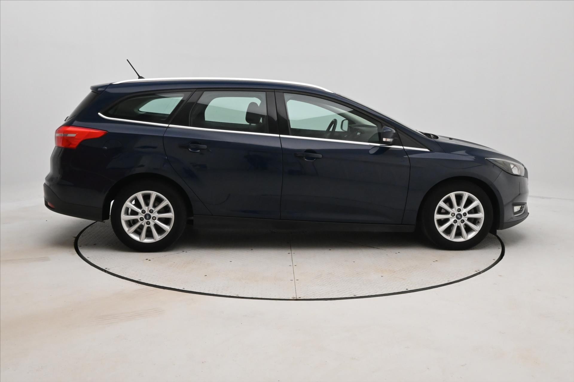 Hlavní fotografie vozu Ford Focus 1,0 EcoBoost 92 kW TAŽNÉ Záruka až 5 let (4)