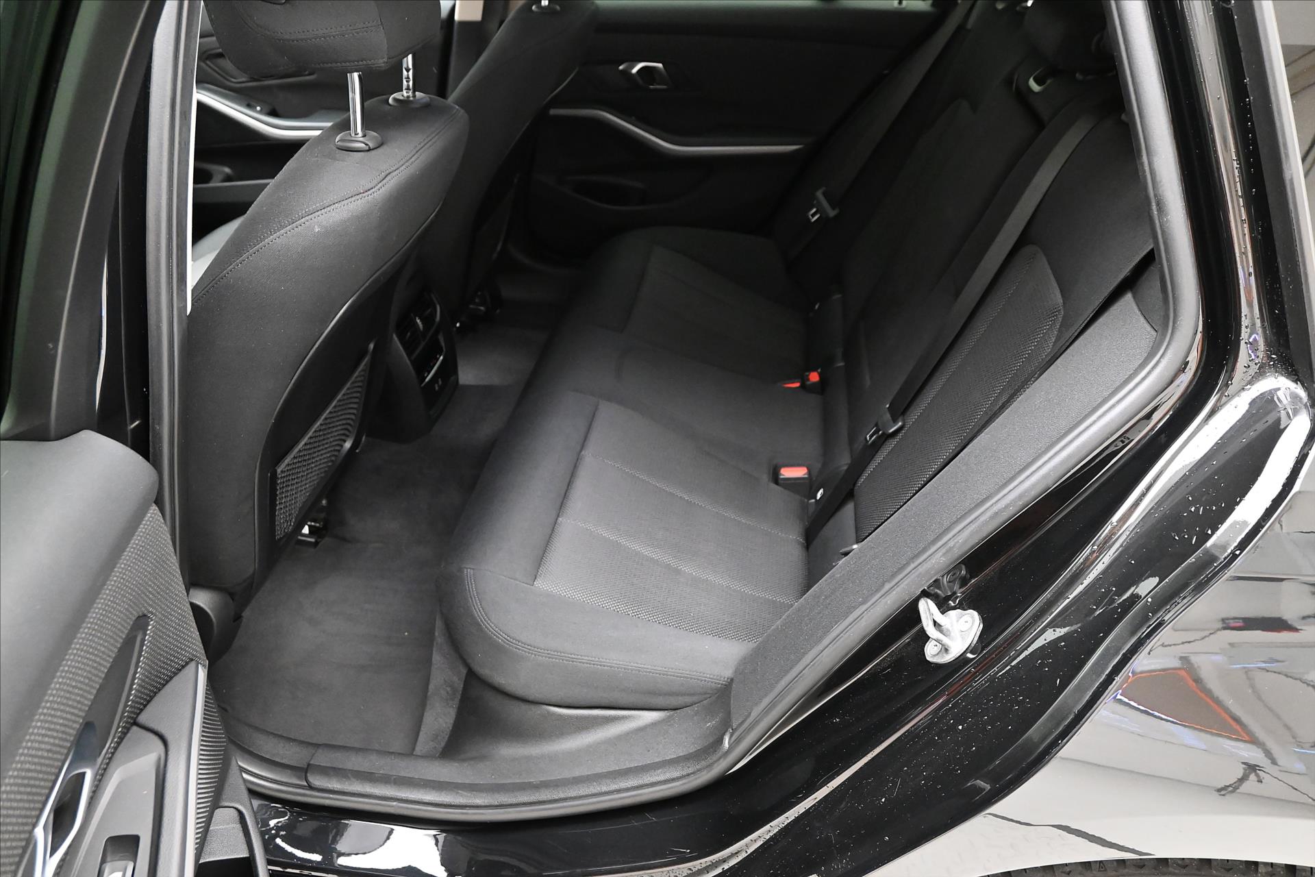 Hlavní fotografie vozu BMW Řada 3 2,0 318d Facelift Záruka až 5 let (13)
